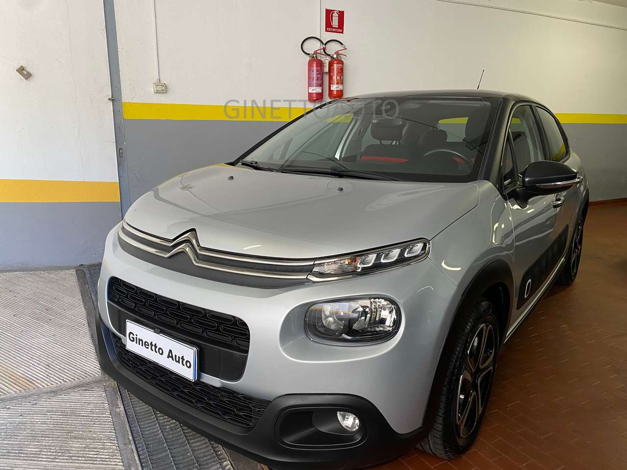 Citroen C3 C3 III  1.2puretech Shine 82cvPER NEOPATENTATI