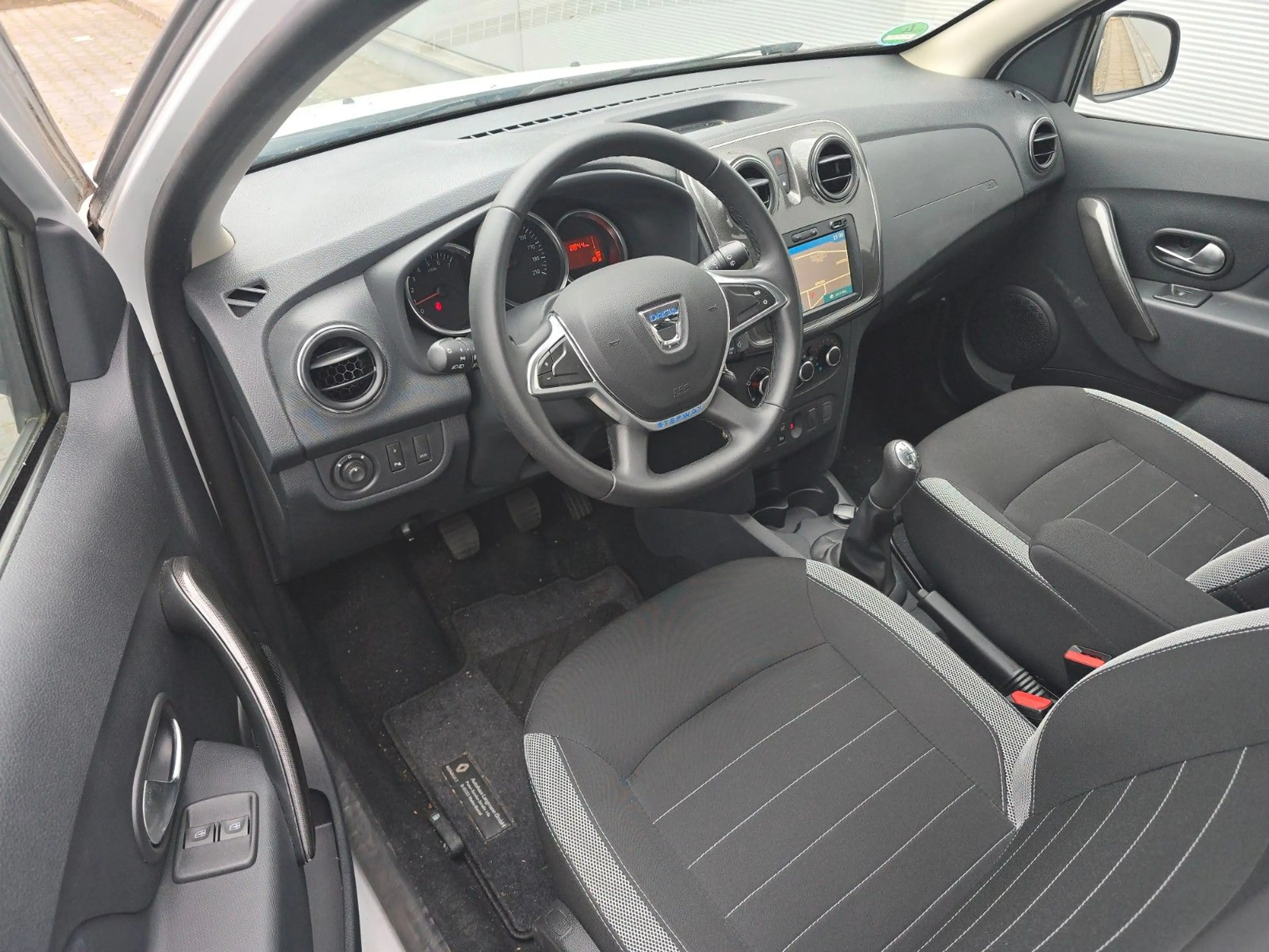 Dacia Sandero II Stepway Prestige — photo 11