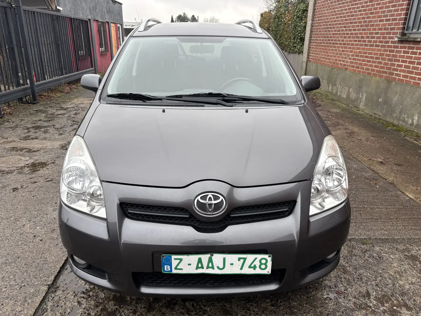 Toyota Corolla Verso 2.2 Turbo D4D 16v prête à immatriculer ! Grau - 1