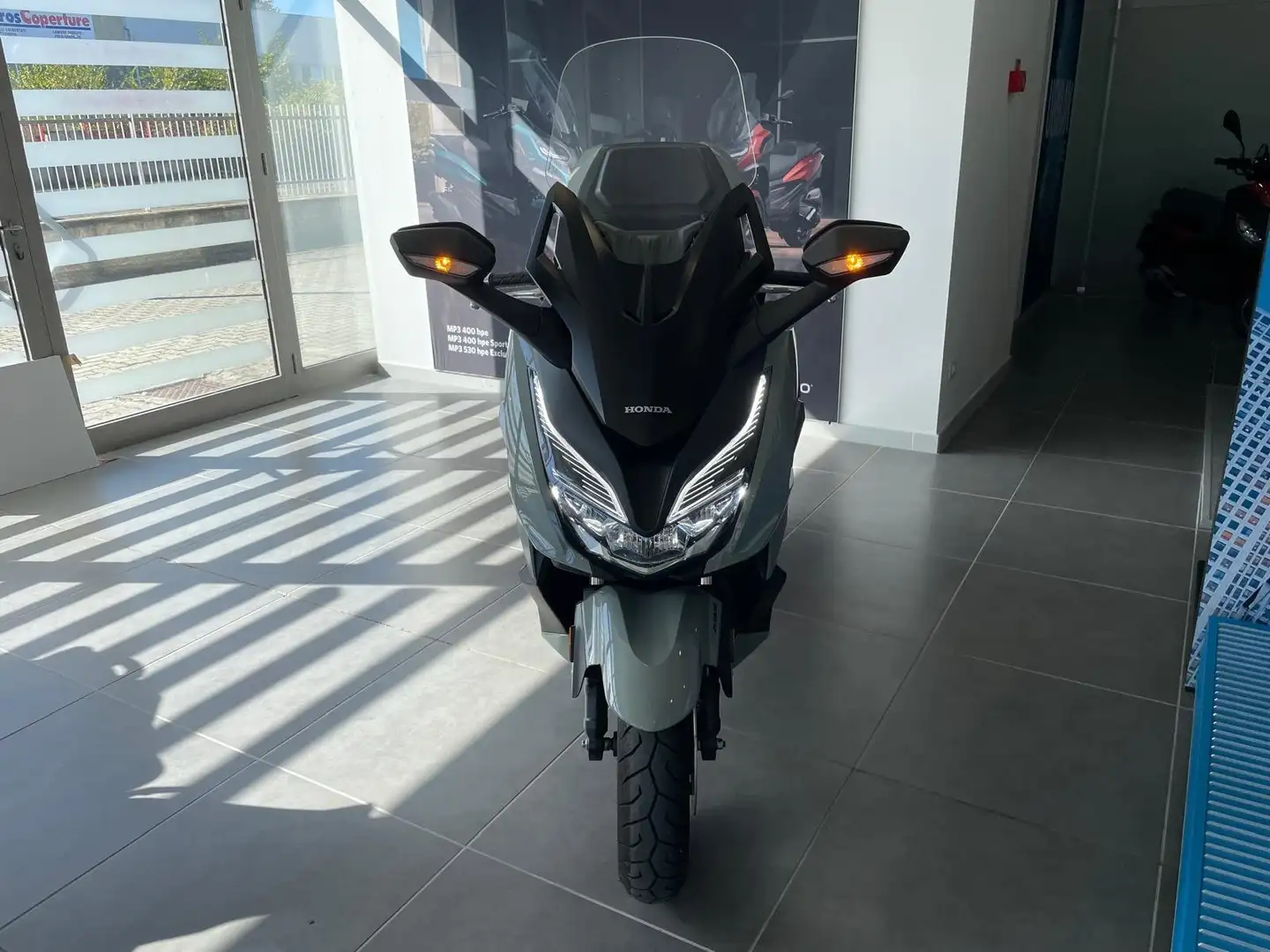 Honda Forza 350 SOLO 4.000KM, UNICO PROPRITARIO, TAGLIANDI HONDA! Grigio - 2