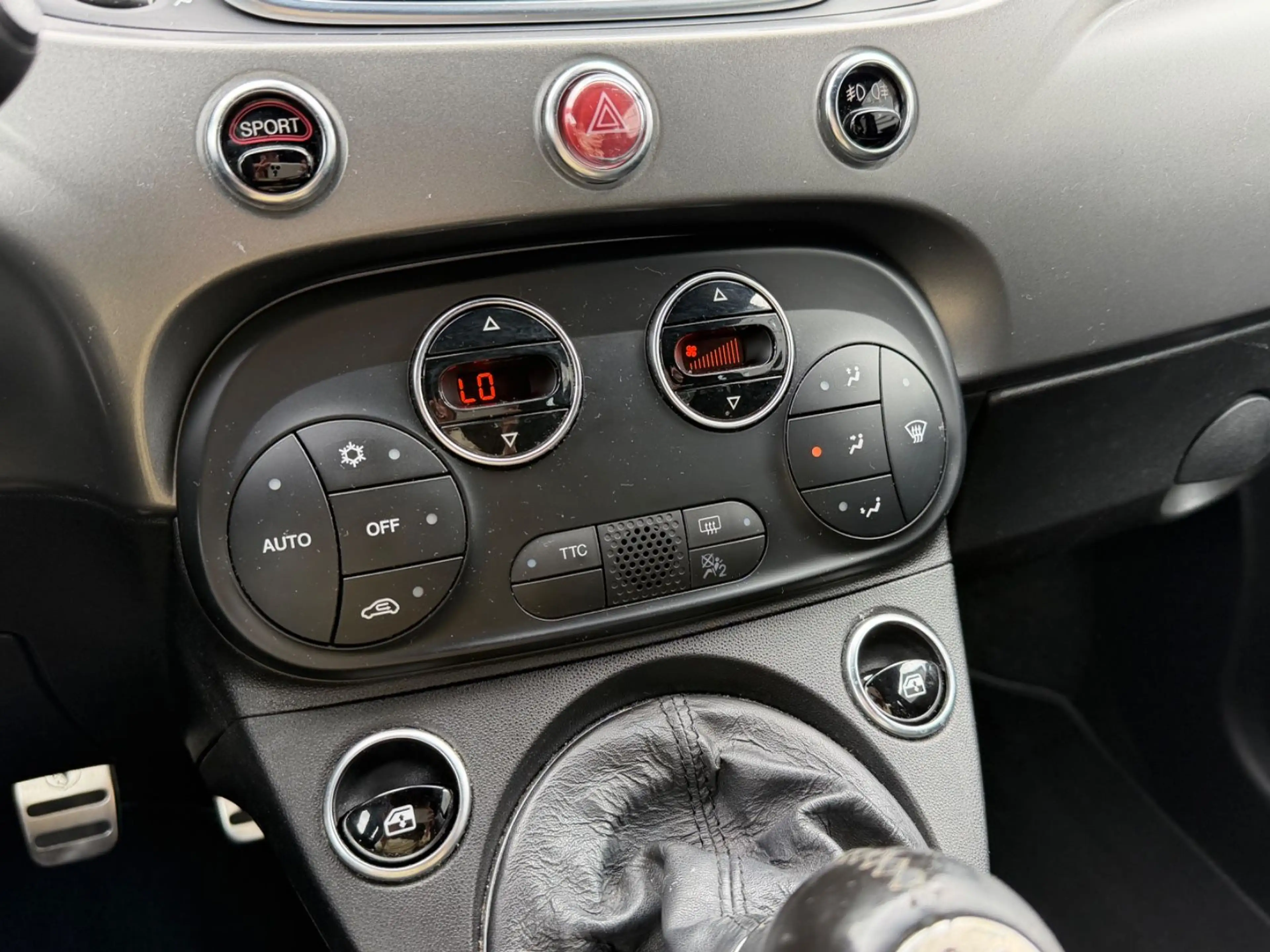 Abarth 595 Pista 1.4 Jet CarPlay Bi-Xenon Digital Tacho — photo 14