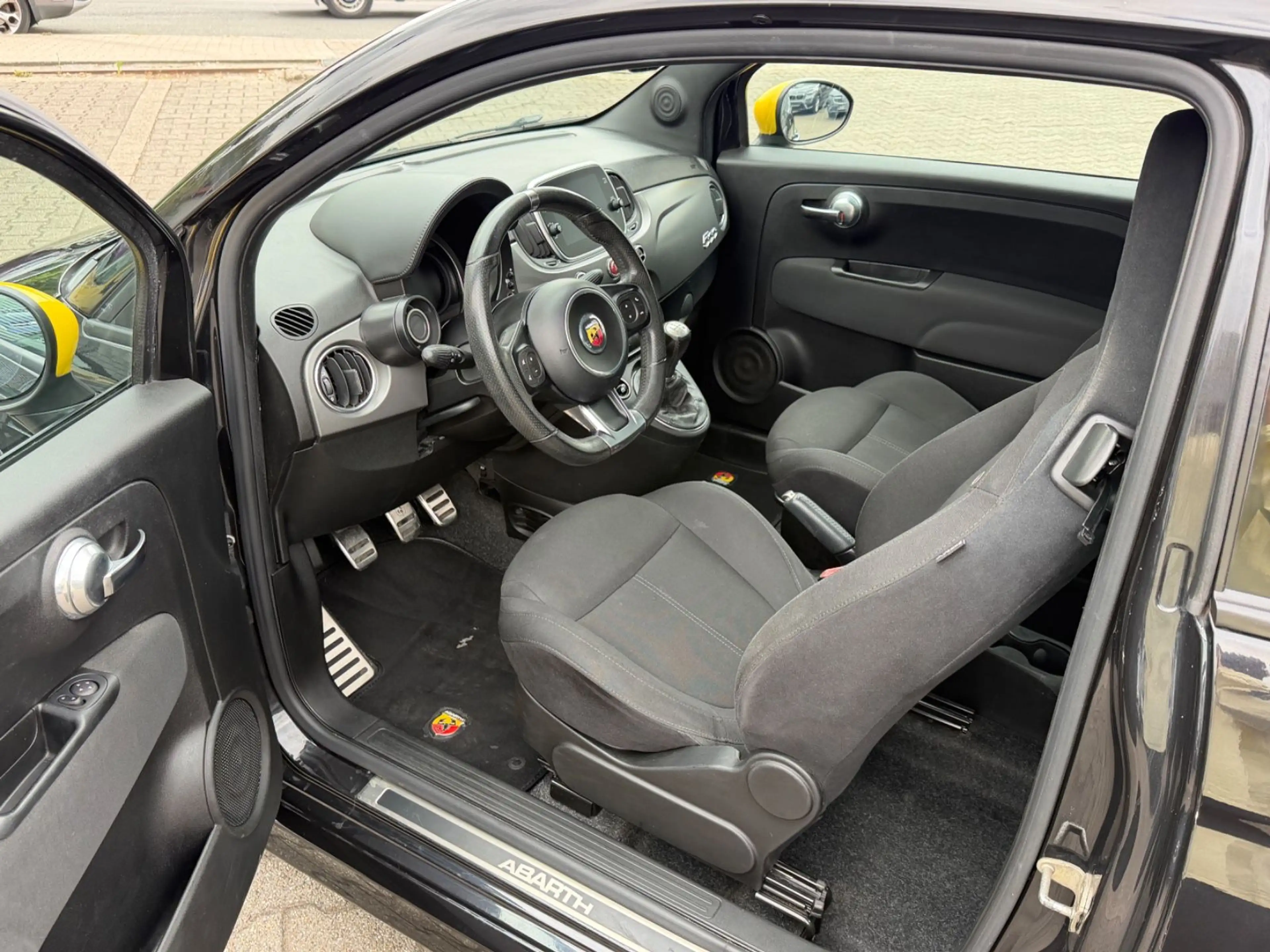 Abarth 595 Pista 1.4 Jet CarPlay Bi-Xenon Digital Tacho — photo 10
