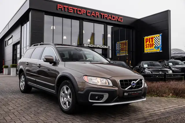Volvo XC70 3.2 AWD, 243 PK, Schuifdak, Memory, Trekhaak!