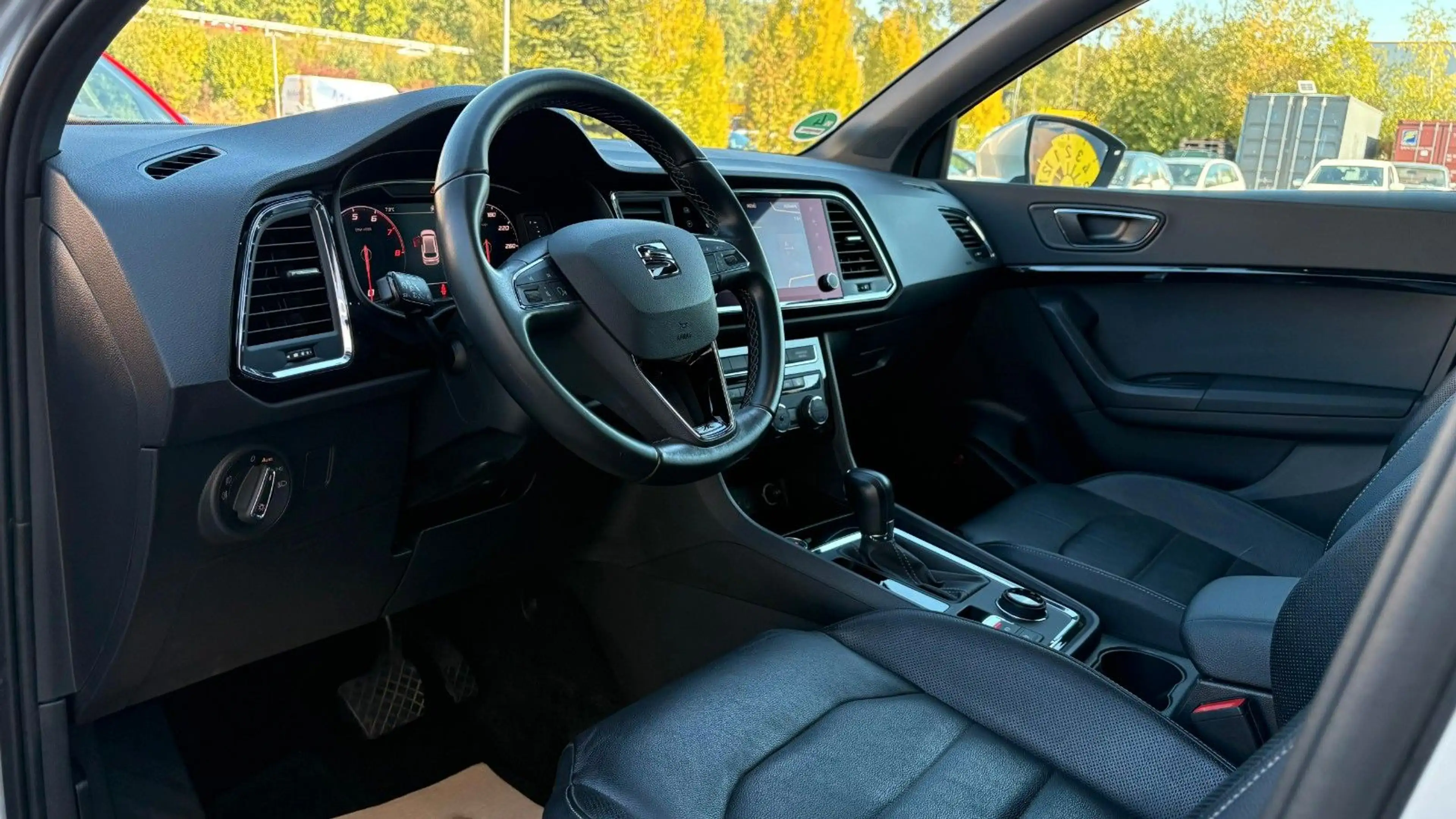 SEAT Ateca 2.0TSI Xcellence 4x4 360°Kam AHK Pano-dach — photo 8