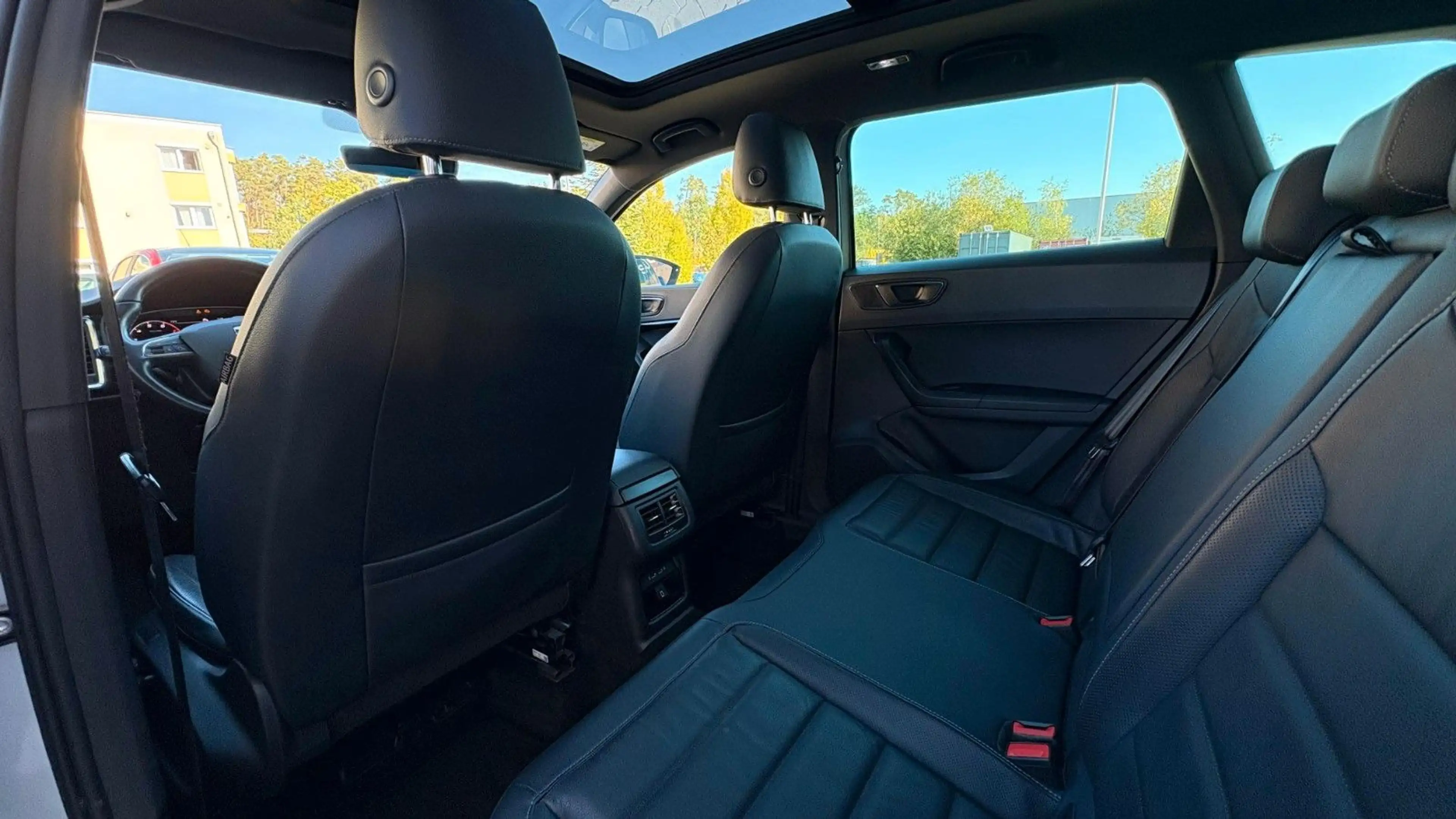 SEAT Ateca 2.0TSI Xcellence 4x4 360°Kam AHK Pano-dach — photo 15