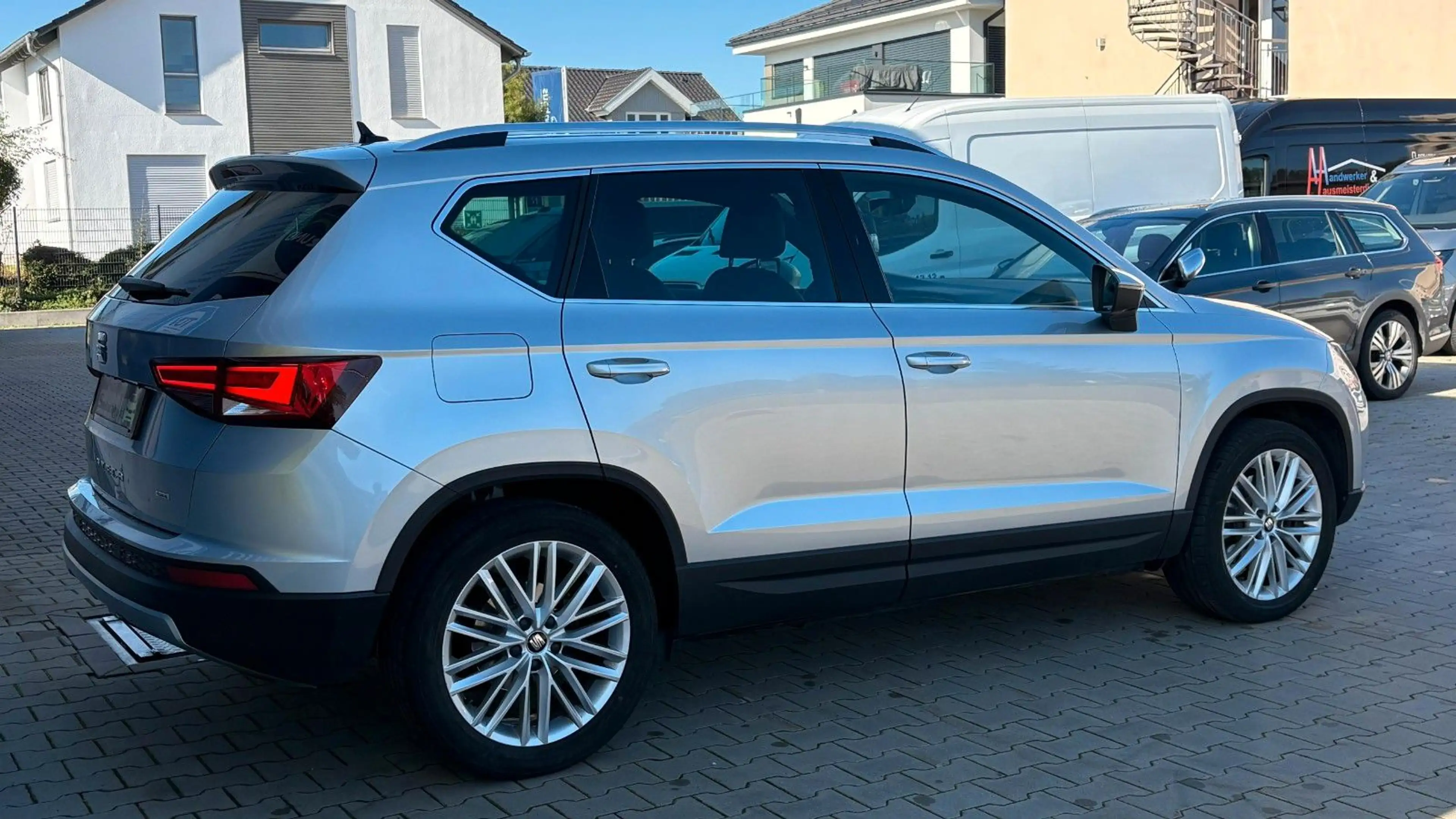 SEAT Ateca 2.0TSI Xcellence 4x4 360°Kam AHK Pano-dach — photo 6