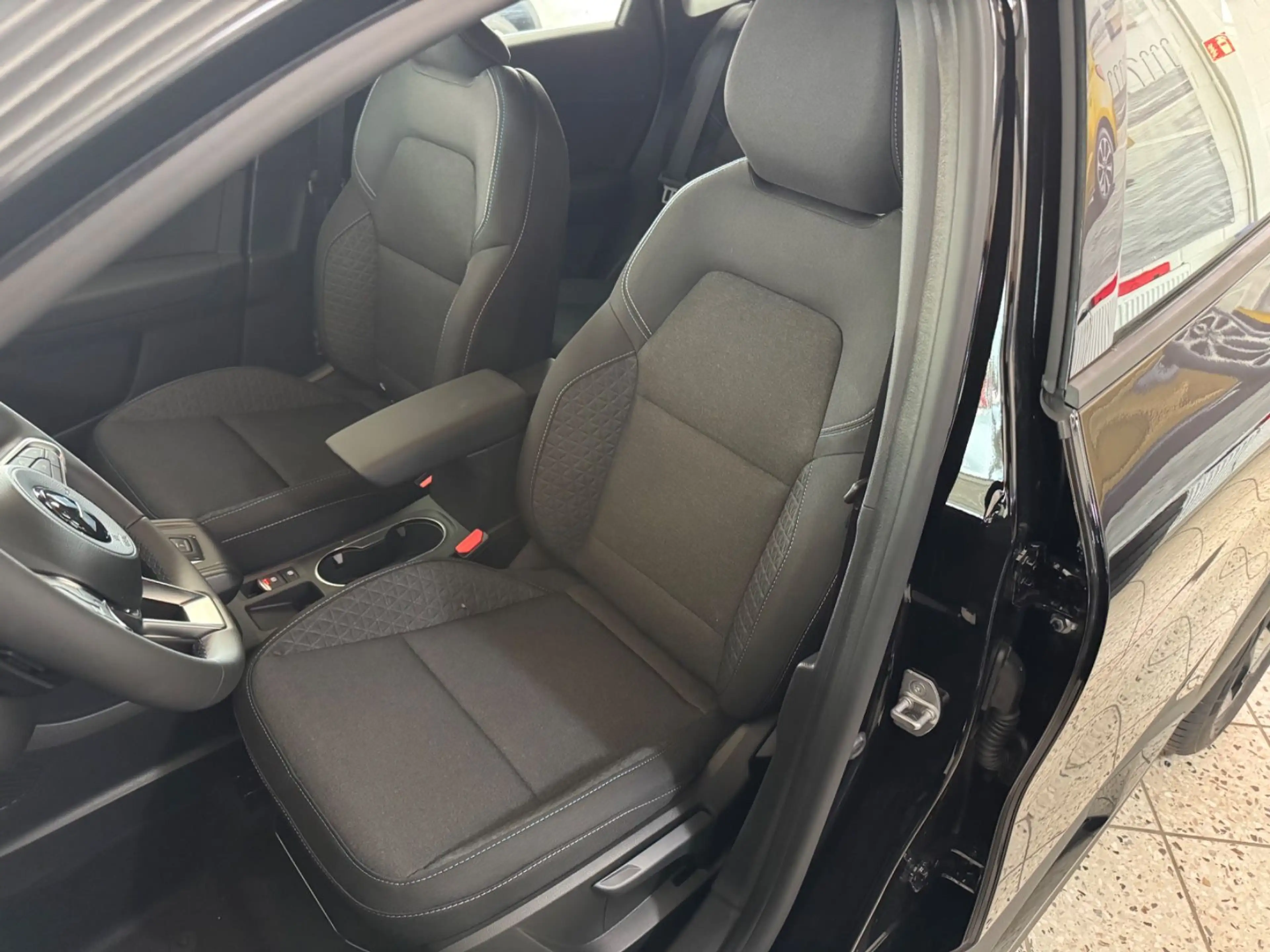 Mitsubishi Grandis 1.3 A/T Diamant PLUS — photo 4