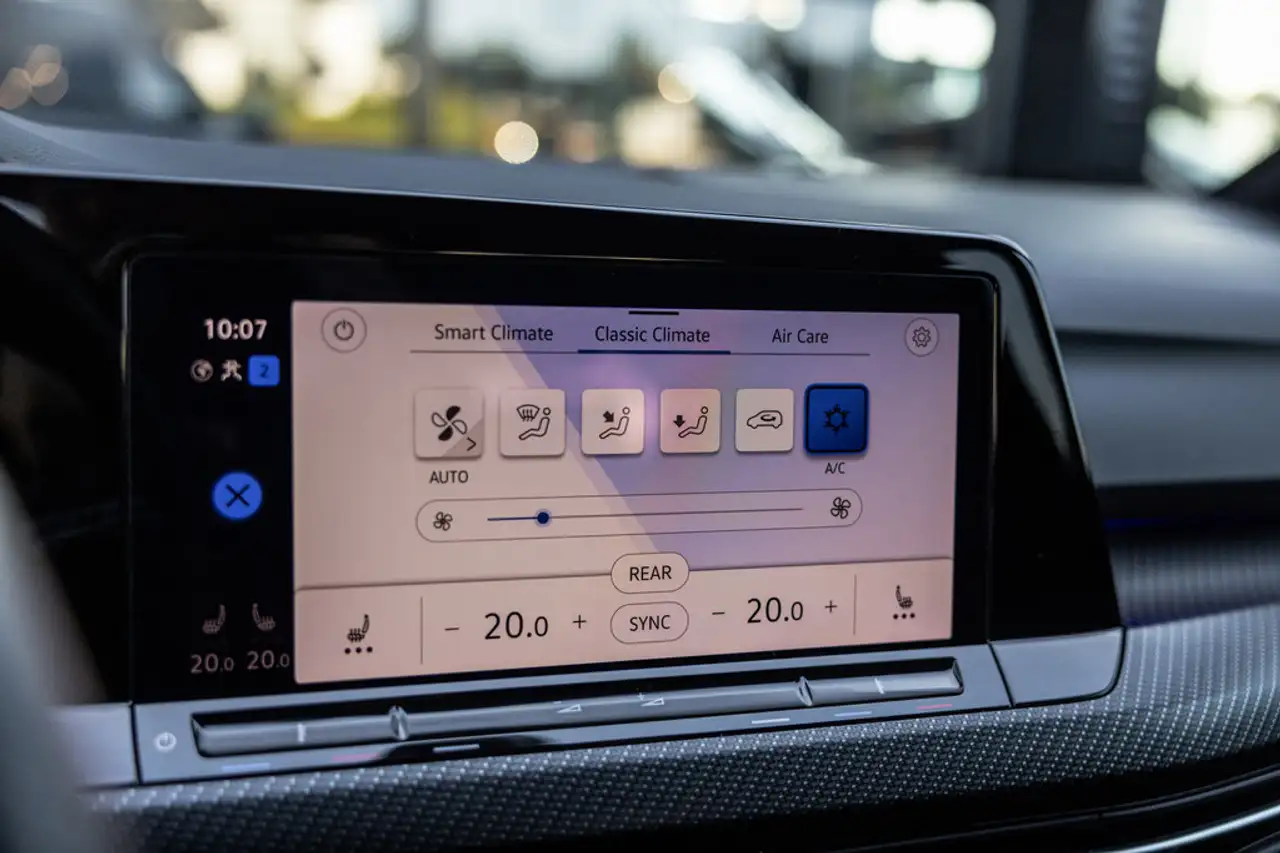 Volkswagen Golf 1.5 eTSI 3 x R-Line, Pano, Sfeer, ACC, Stuurverwar, миниатюра 20