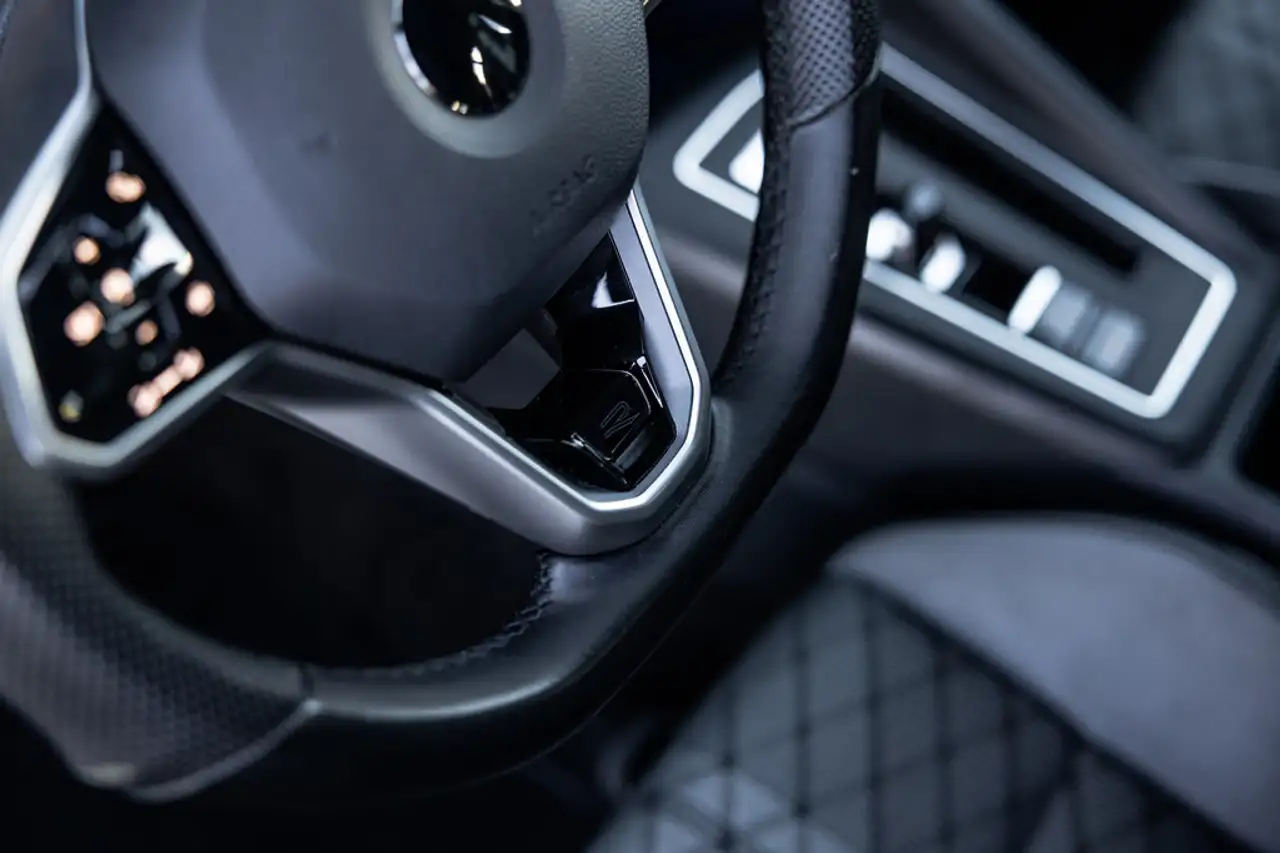 Volkswagen Golf 1.5 eTSI 3 x R-Line, Pano, Sfeer, ACC, Stuurverwar, миниатюра 15