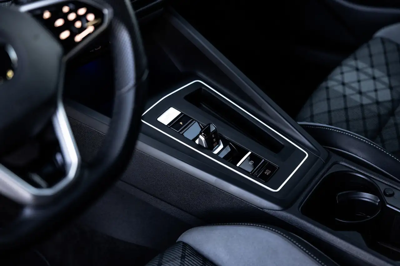 Volkswagen Golf 1.5 eTSI 3 x R-Line, Pano, Sfeer, ACC, Stuurverwar, миниатюра 16