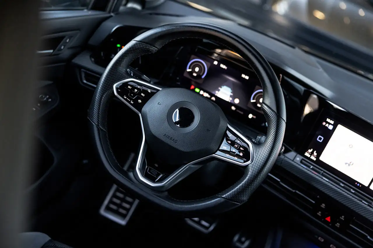 Volkswagen Golf 1.5 eTSI 3 x R-Line, Pano, Sfeer, ACC, Stuurverwar, миниатюра 9