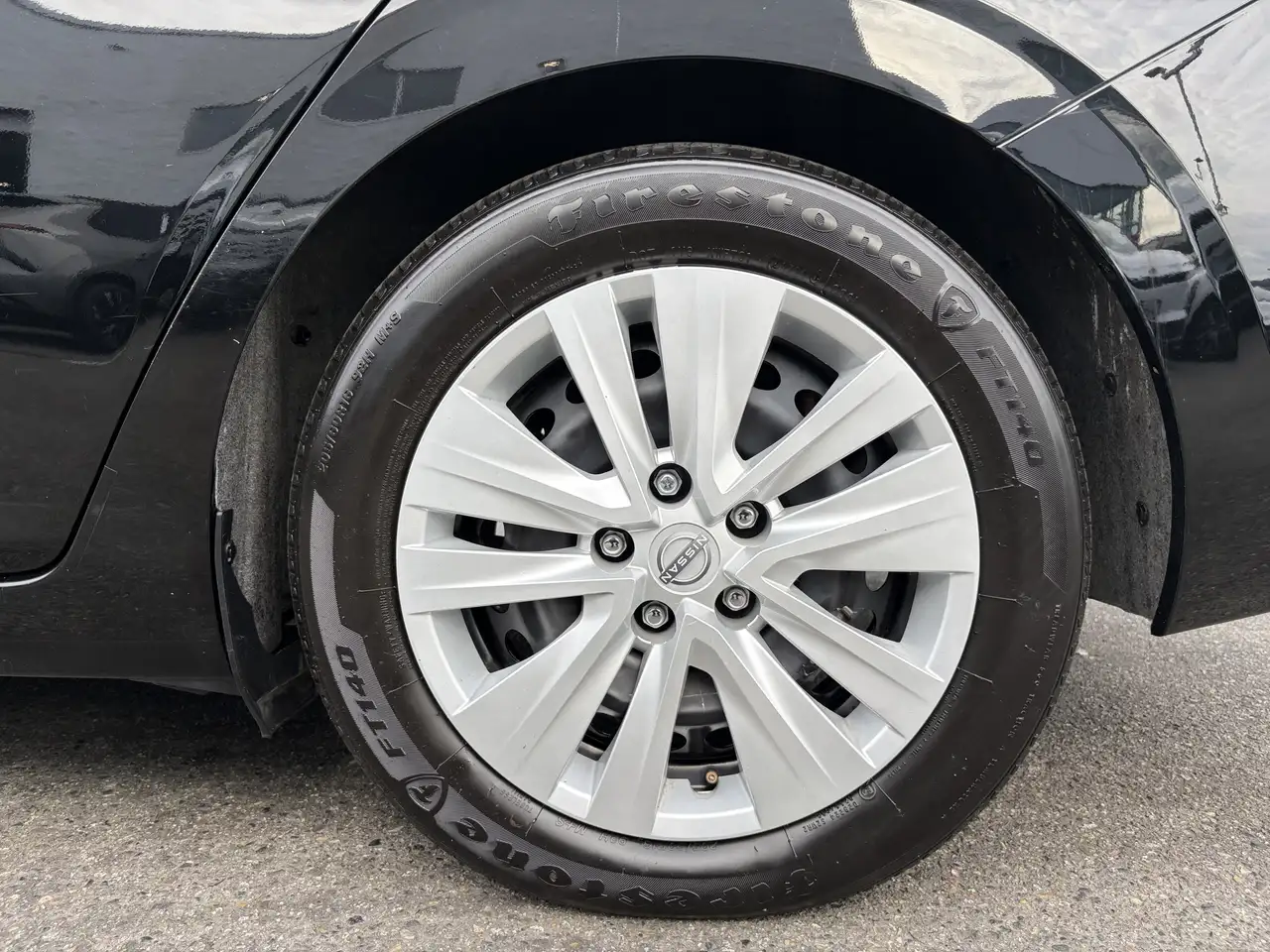 Nissan Sentra снимка Nissan Sentra