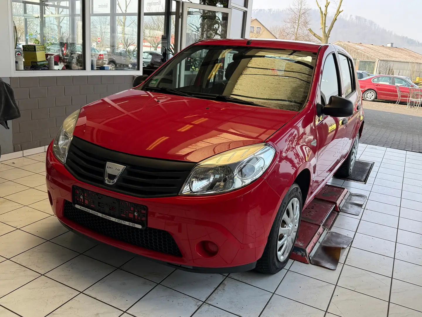 Dacia Sandero Basis Roşu - 2