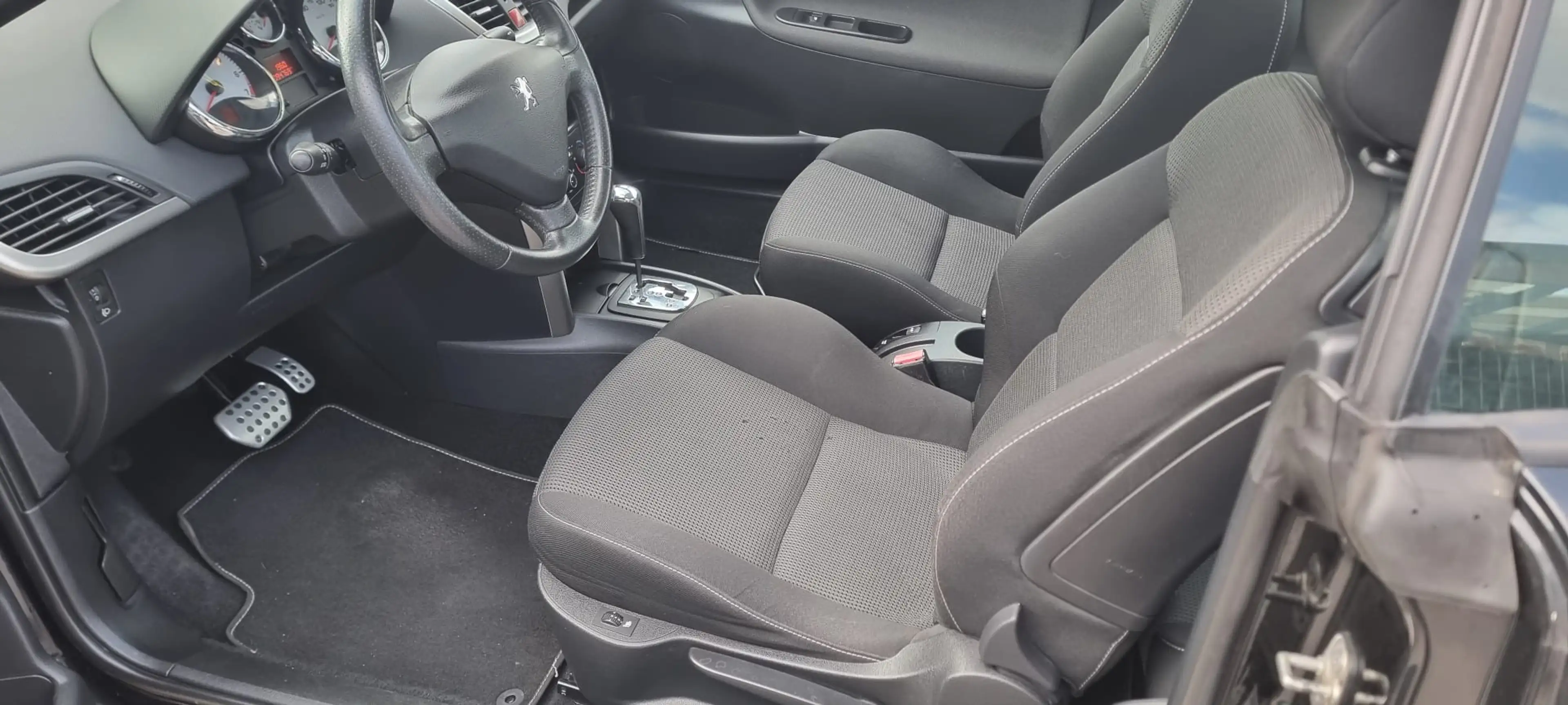Peugeot 207 Platinum — photo 13