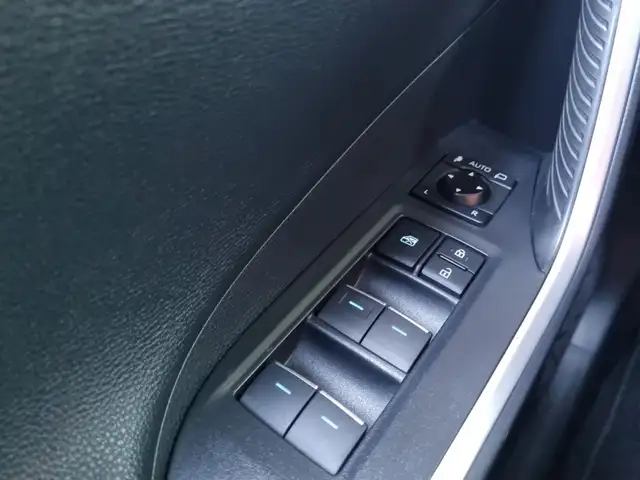 Toyota Rav4 view 16