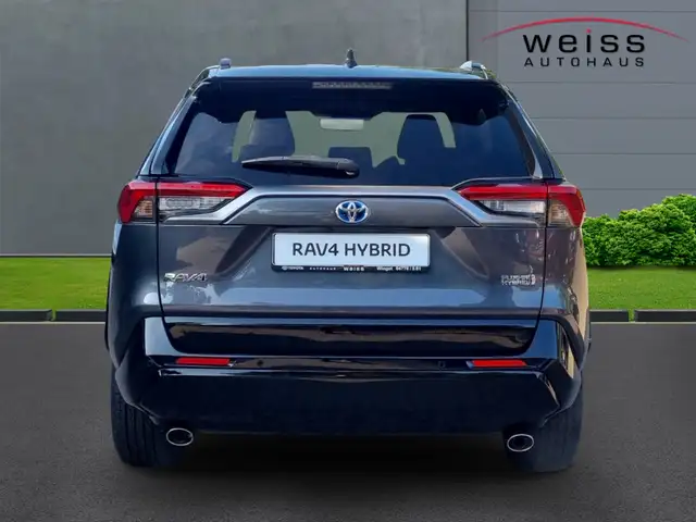 Toyota Rav4 view 4