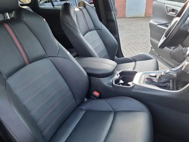 Toyota Rav4 view 13