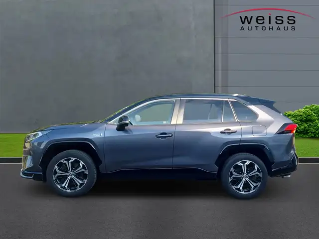 Toyota Rav4 view 3