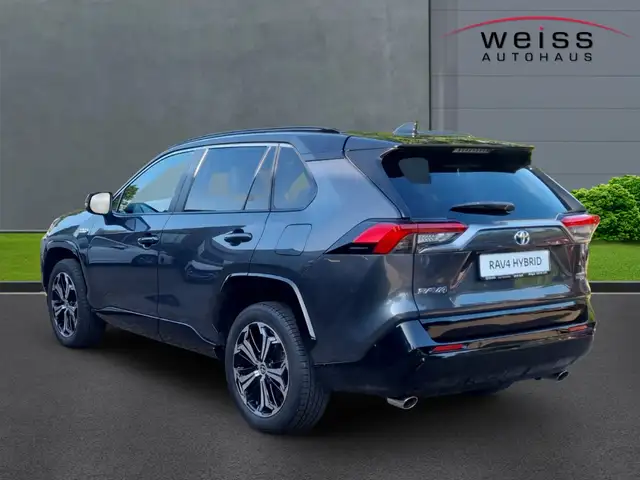 Toyota Rav4 view 2