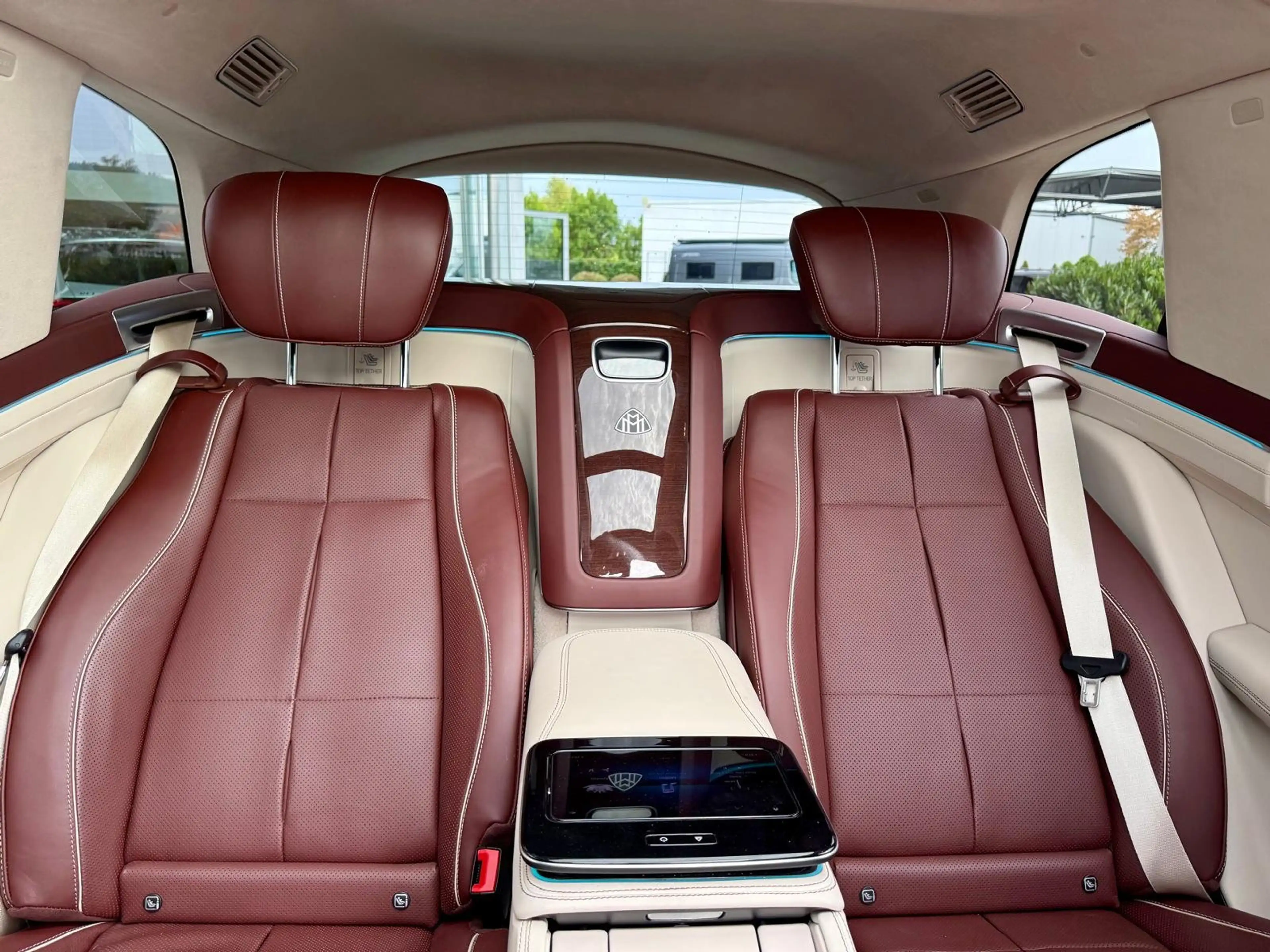 Mercedes-Benz GLS 600 Maybach GLS600 FirstClass E-ACTIVE FondTV Standh — photo 27