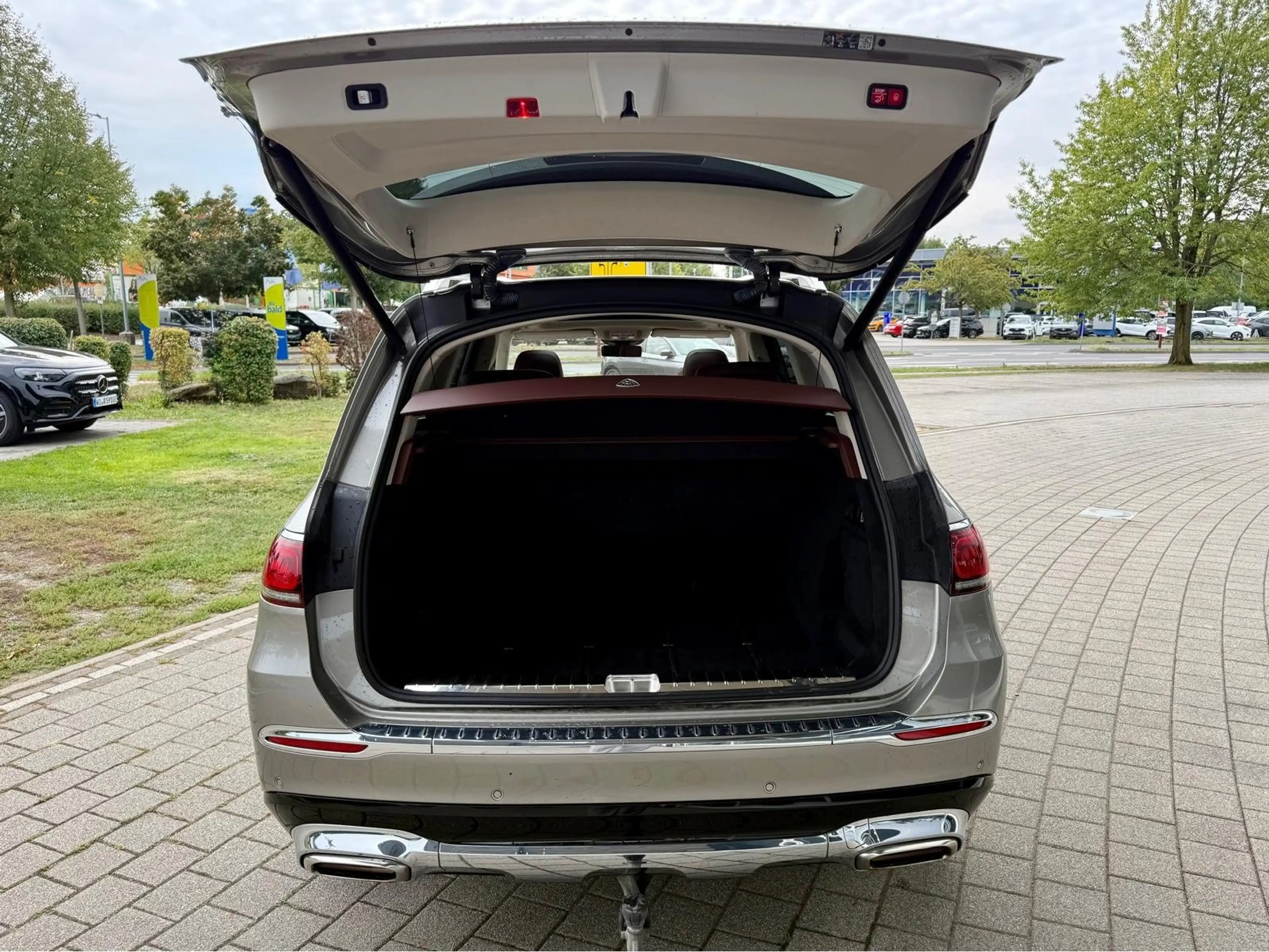 Mercedes-Benz GLS 600 Maybach GLS600 FirstClass E-ACTIVE FondTV Standh — photo 5