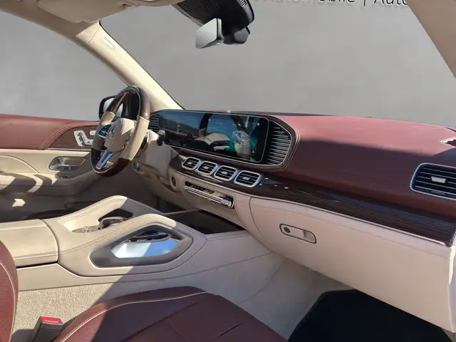 Mercedes-Benz GLS view 16