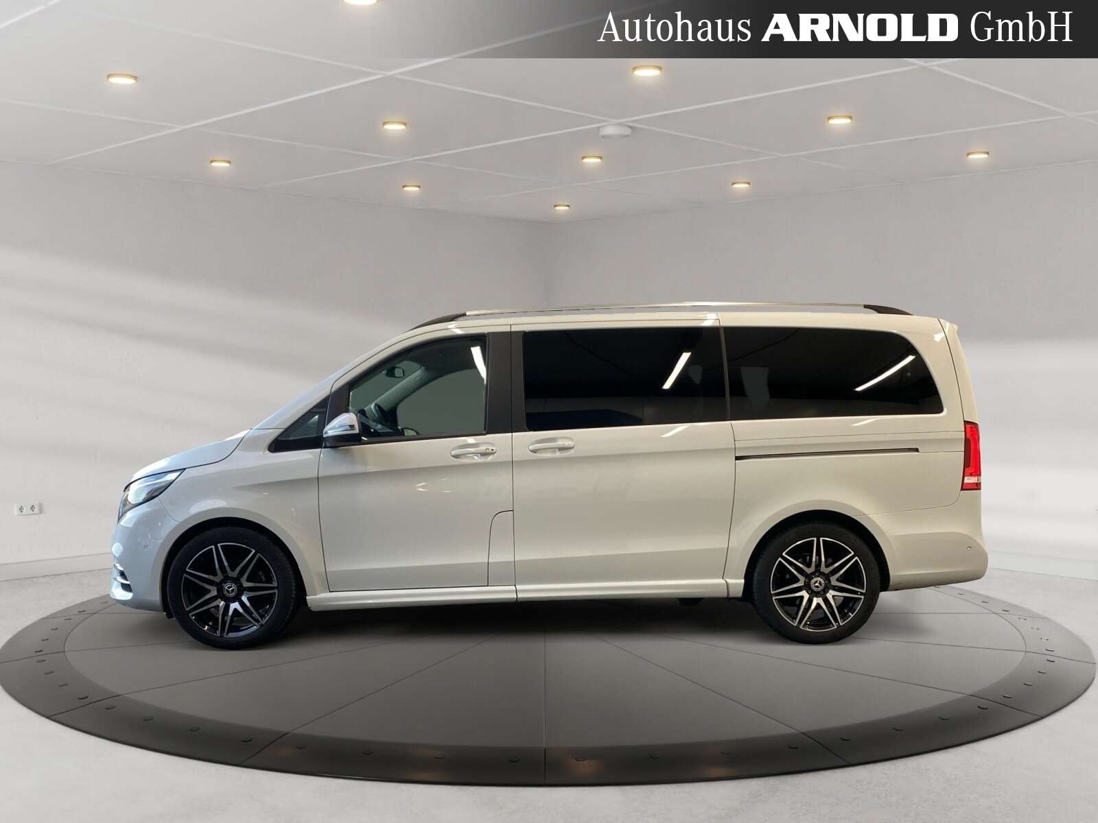 Mercedes-Benz V 220