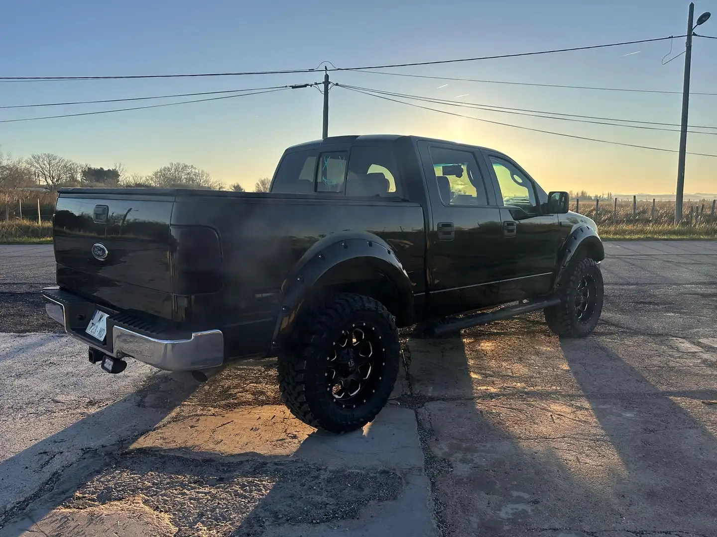 Ford F 150 V8 5,4L LARIAT Negro - 2