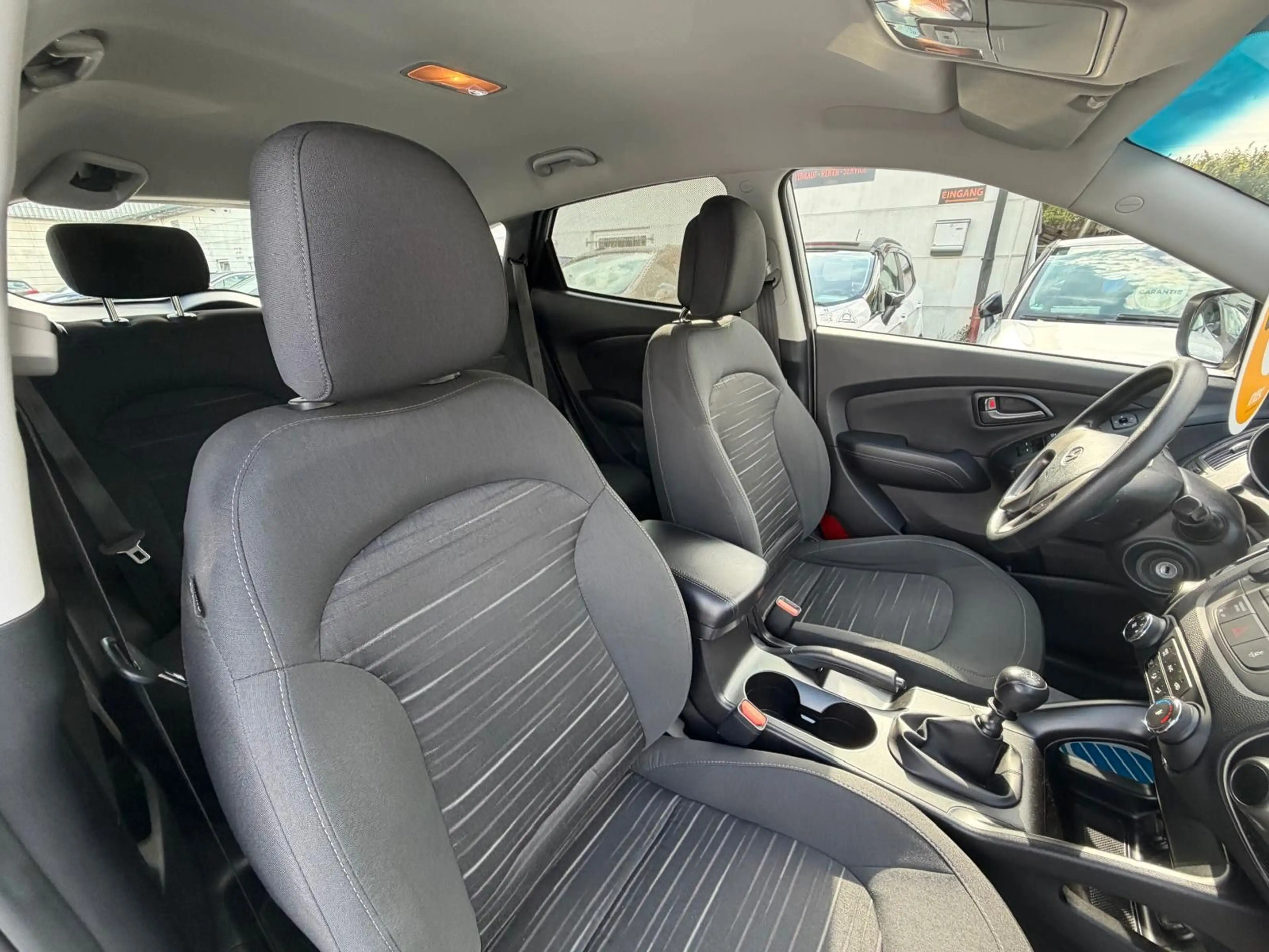 Hyundai iX35 1.6 GDI, TÜV NEU, Klima, PDC, 1Hand, 99TKM! — photo 14