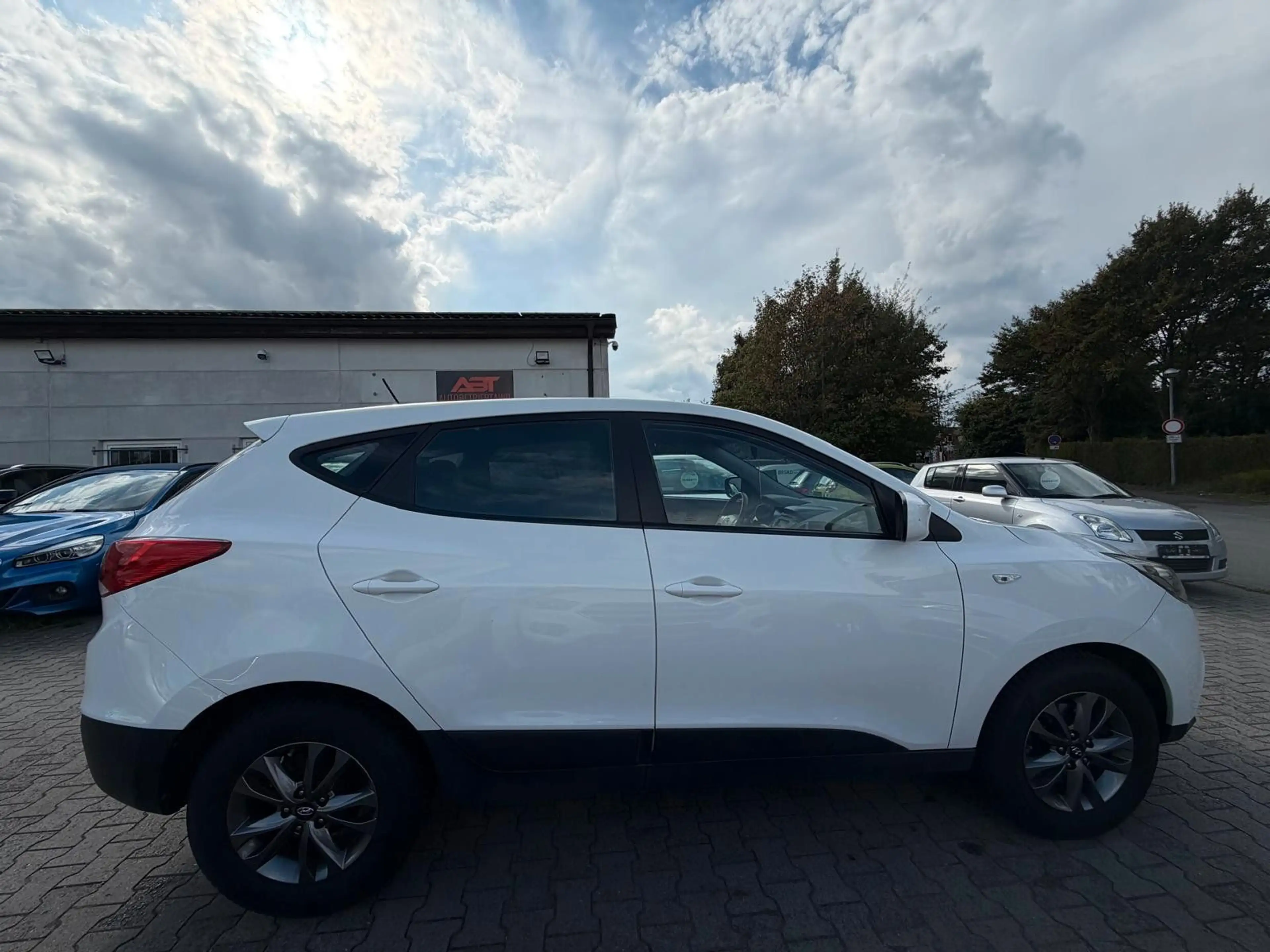 Hyundai iX35 1.6 GDI, TÜV NEU, Klima, PDC, 1Hand, 99TKM! — photo 2