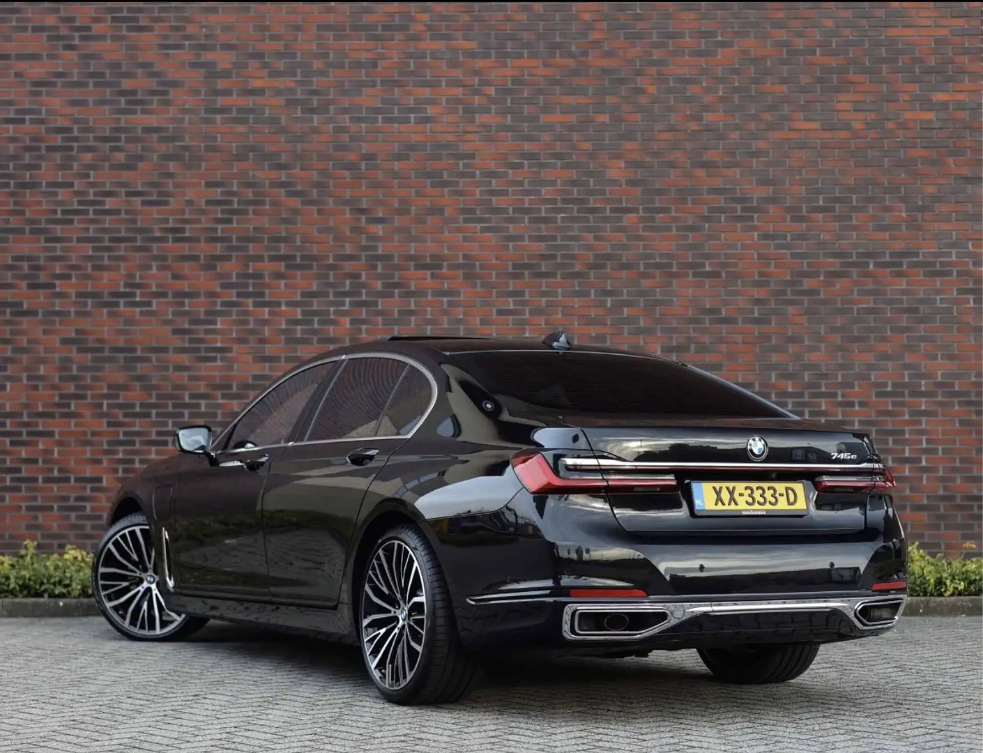 BMW 745 High Executive Zwart - 2