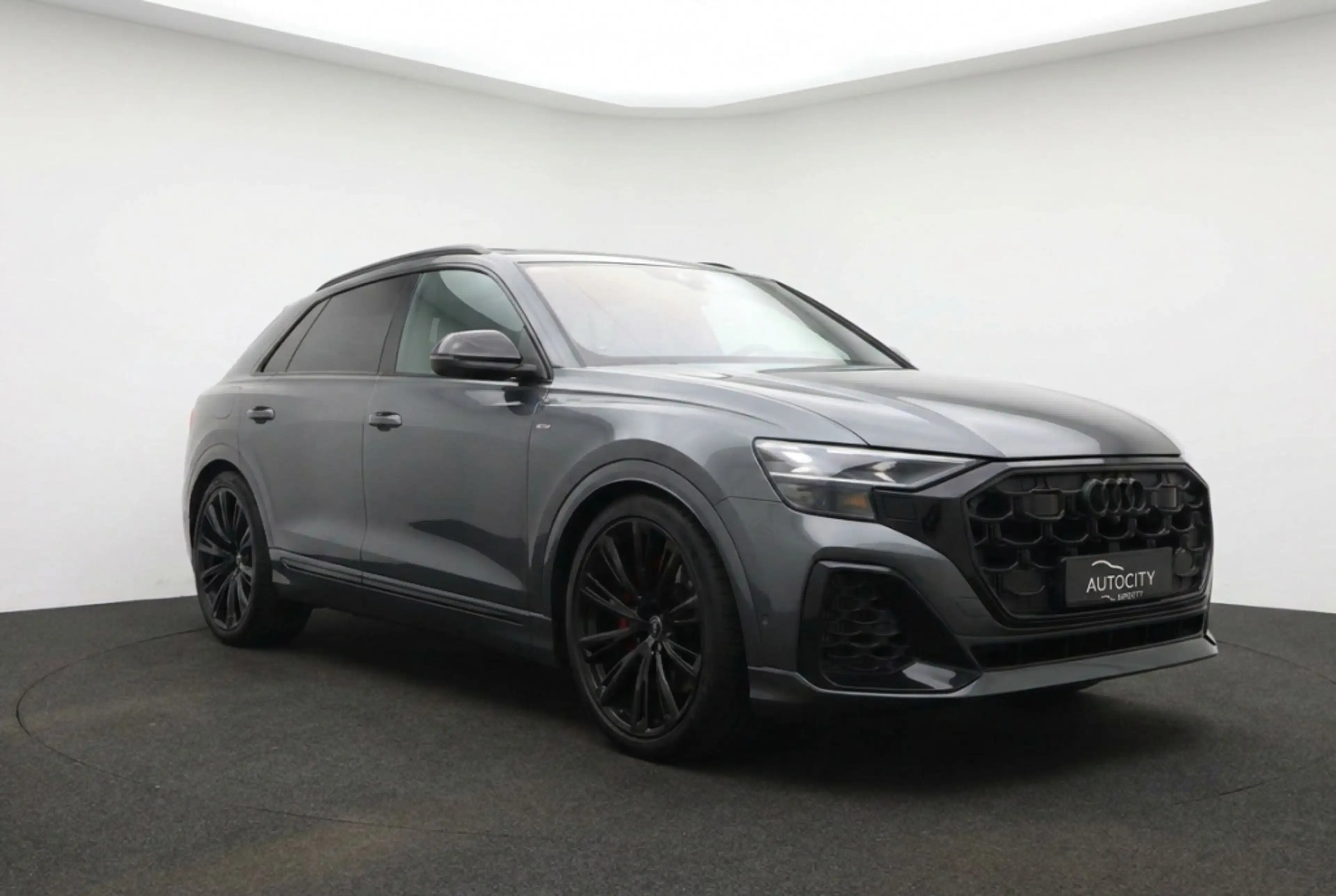 Audi Q8 60 TFSI e-hybrid quattro S Line Competition l AWD — photo 7