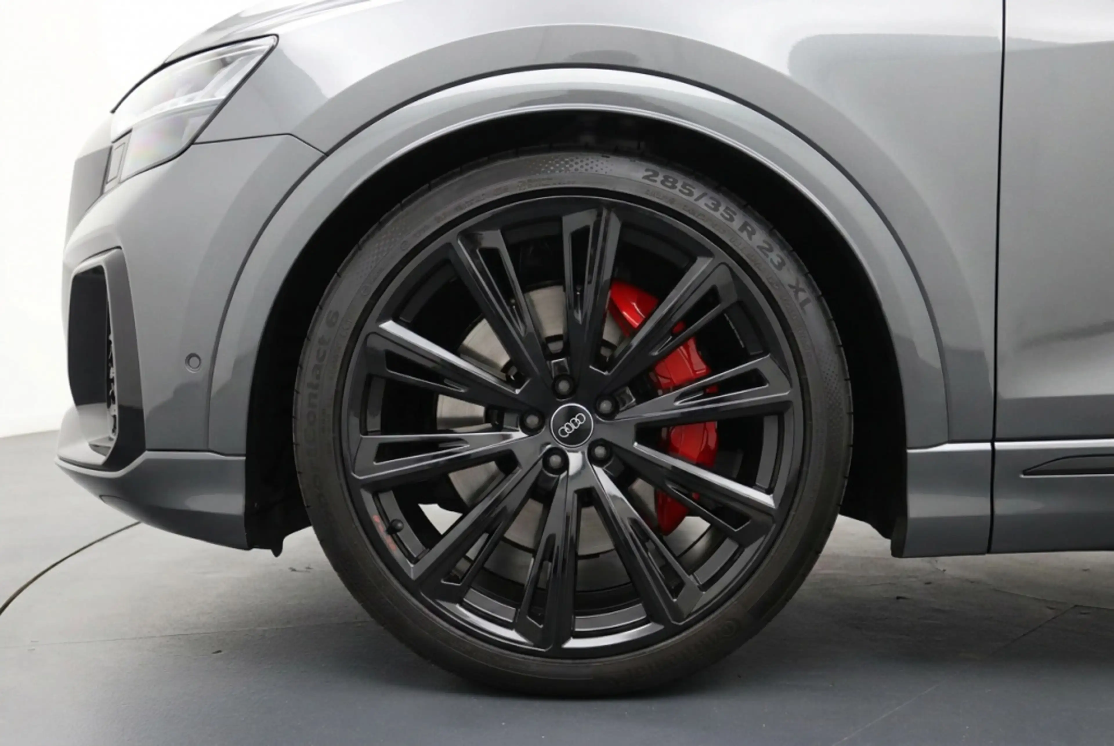 Audi Q8 60 TFSI e-hybrid quattro S Line Competition l AWD — photo 10