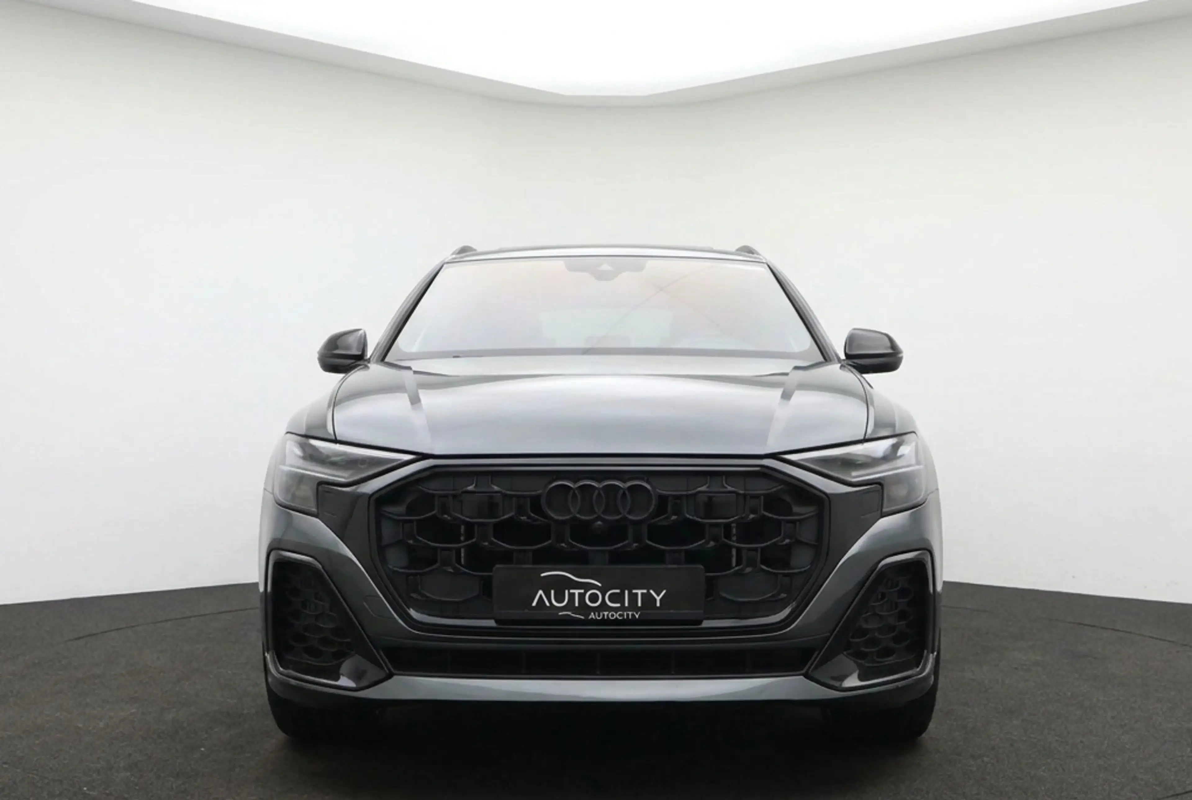 Audi Q8 60 TFSI e-hybrid quattro S Line Competition l AWD — photo 8