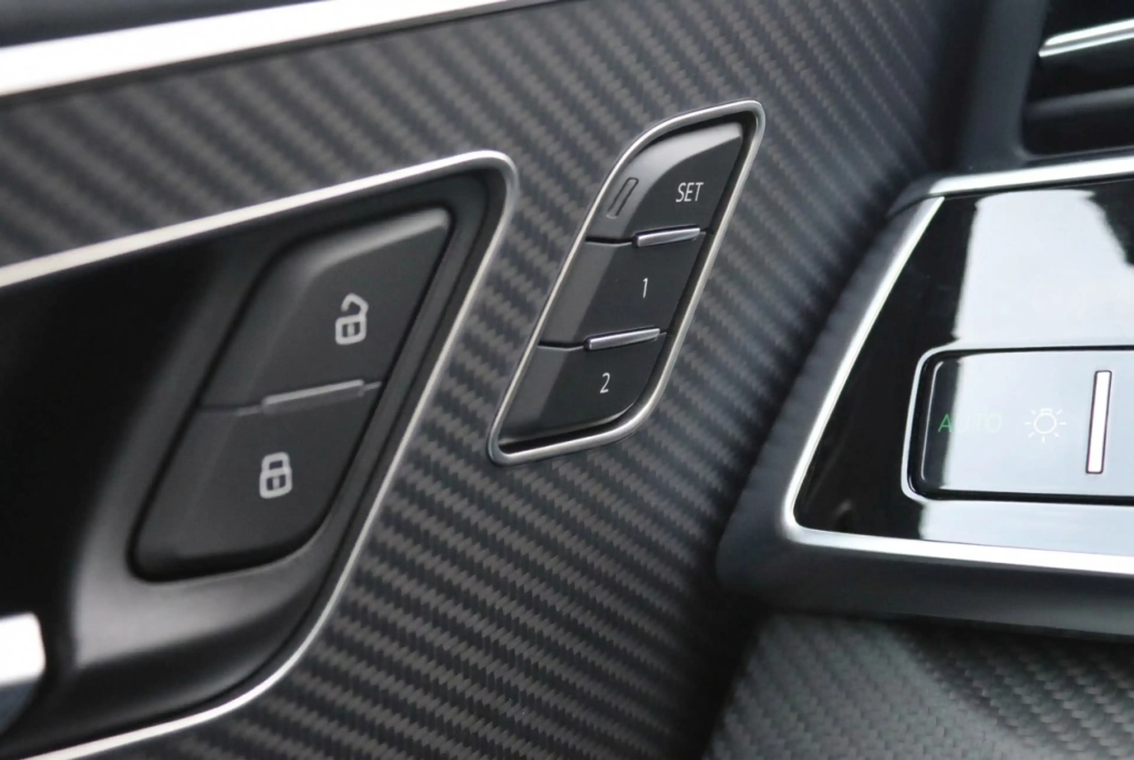 Audi Q8 60 TFSI e-hybrid quattro S Line Competition l AWD — photo 26