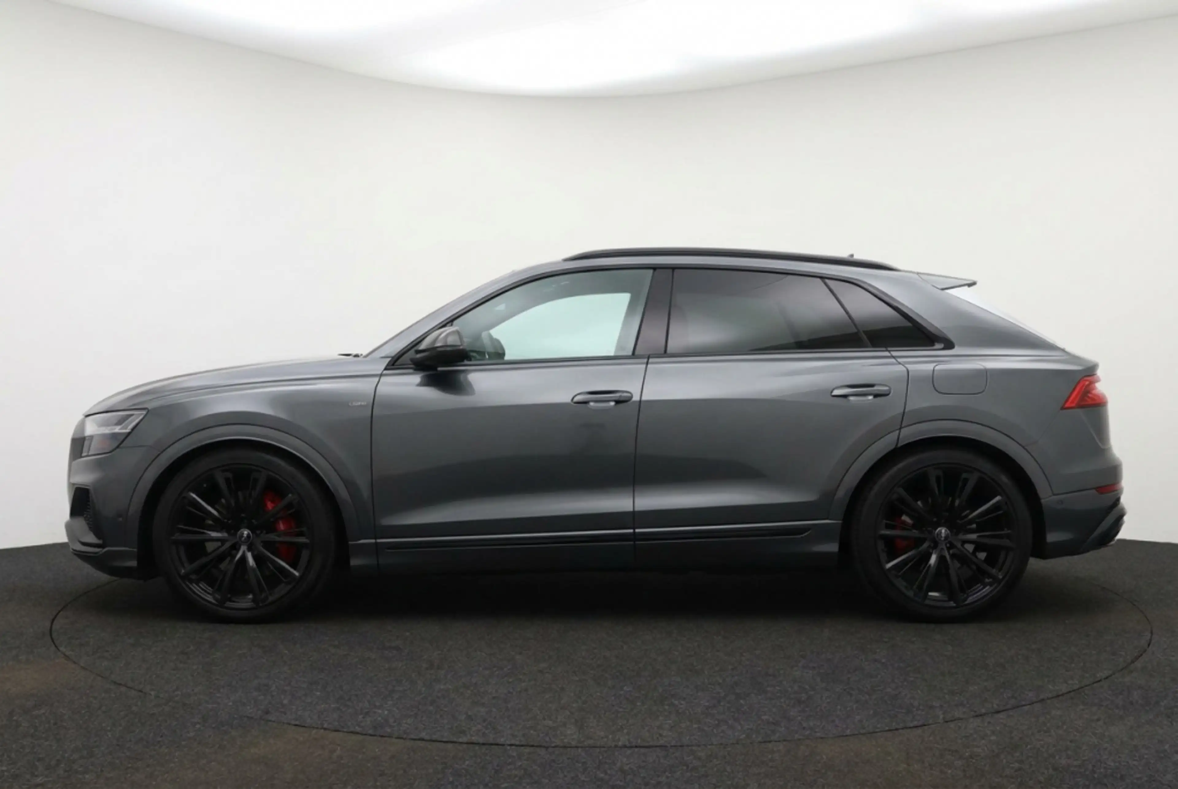 Audi Q8 60 TFSI e-hybrid quattro S Line Competition l AWD — photo 2