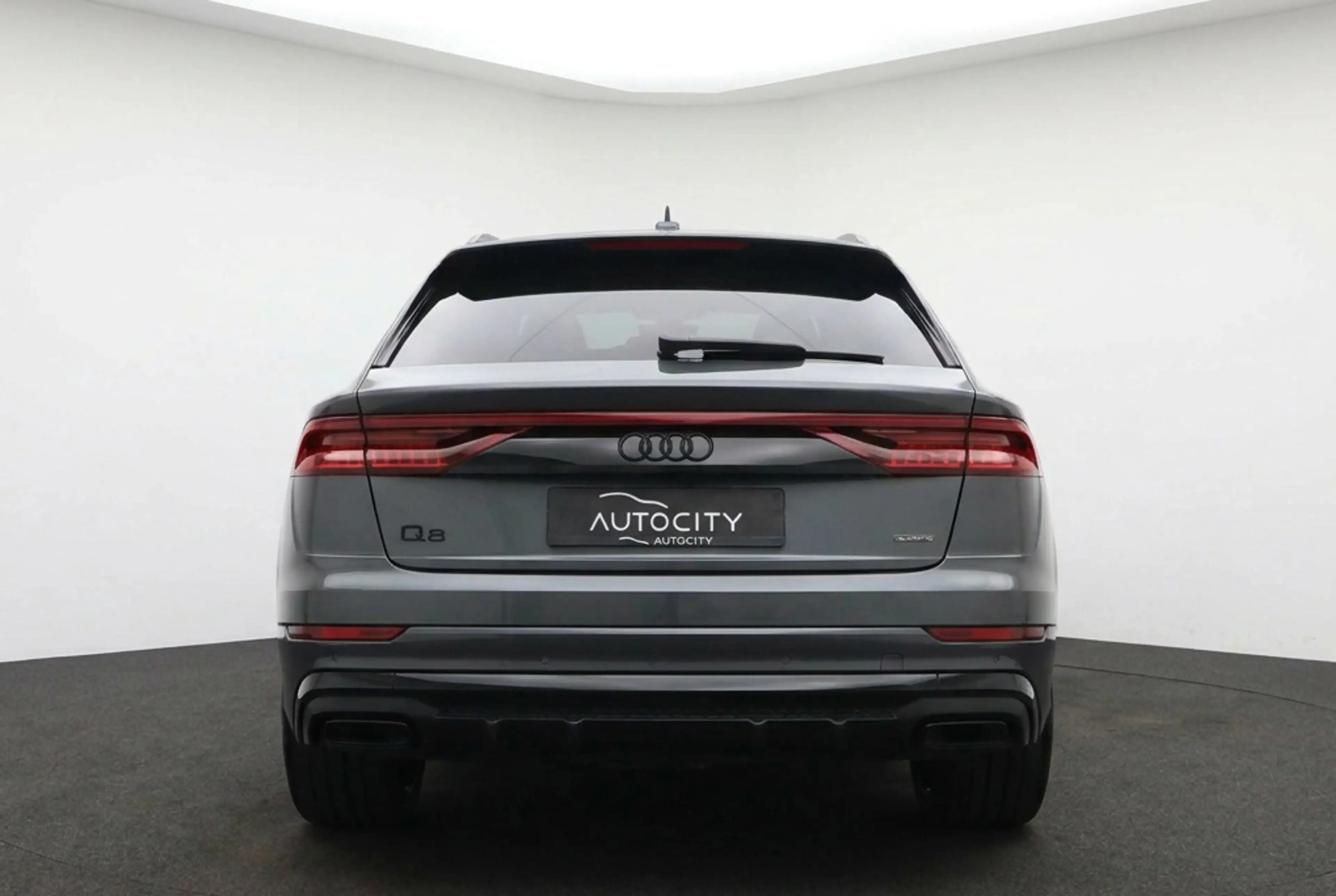 Audi Q8 60 TFSI e-hybrid quattro S Line Competition l AWD — photo 5