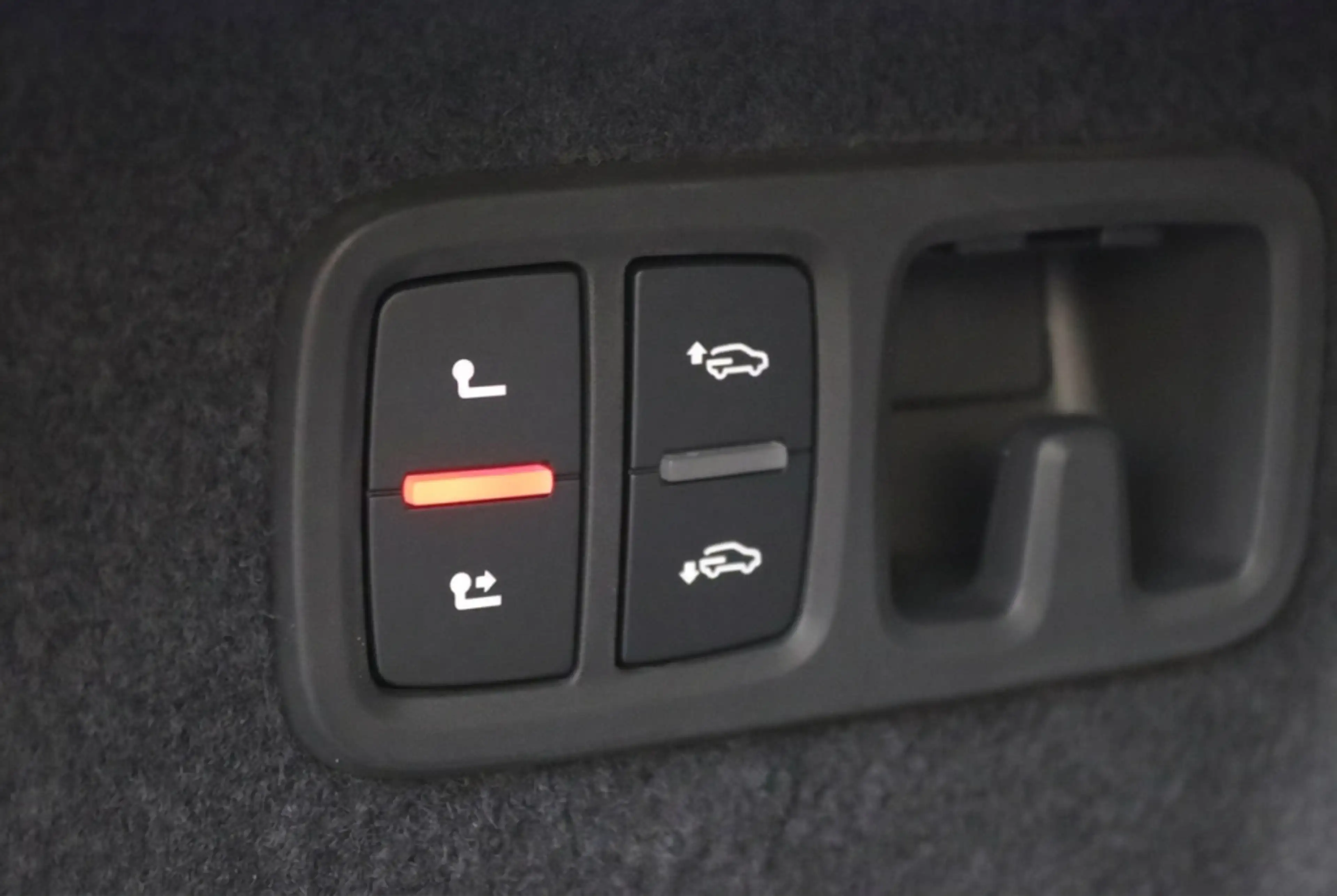 Audi Q8 60 TFSI e-hybrid quattro S Line Competition l AWD — photo 16