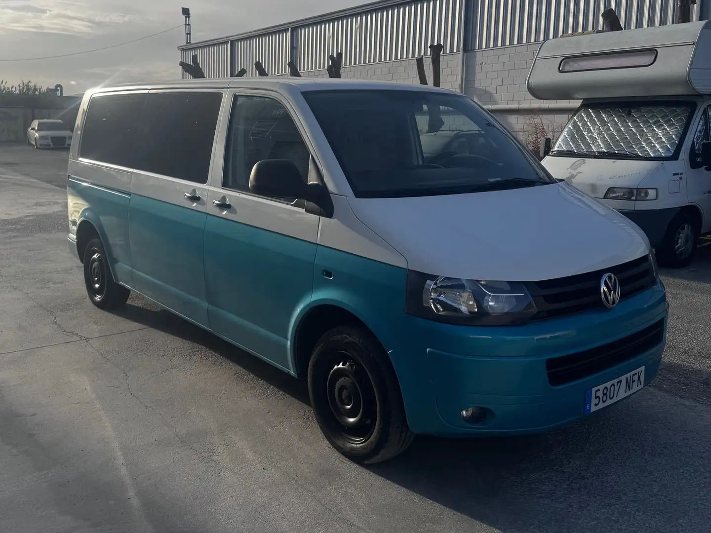 Volkswagen T5 Caravelle Caravelle 2.0TDI Trendline Edition Largo Niebieski - 1