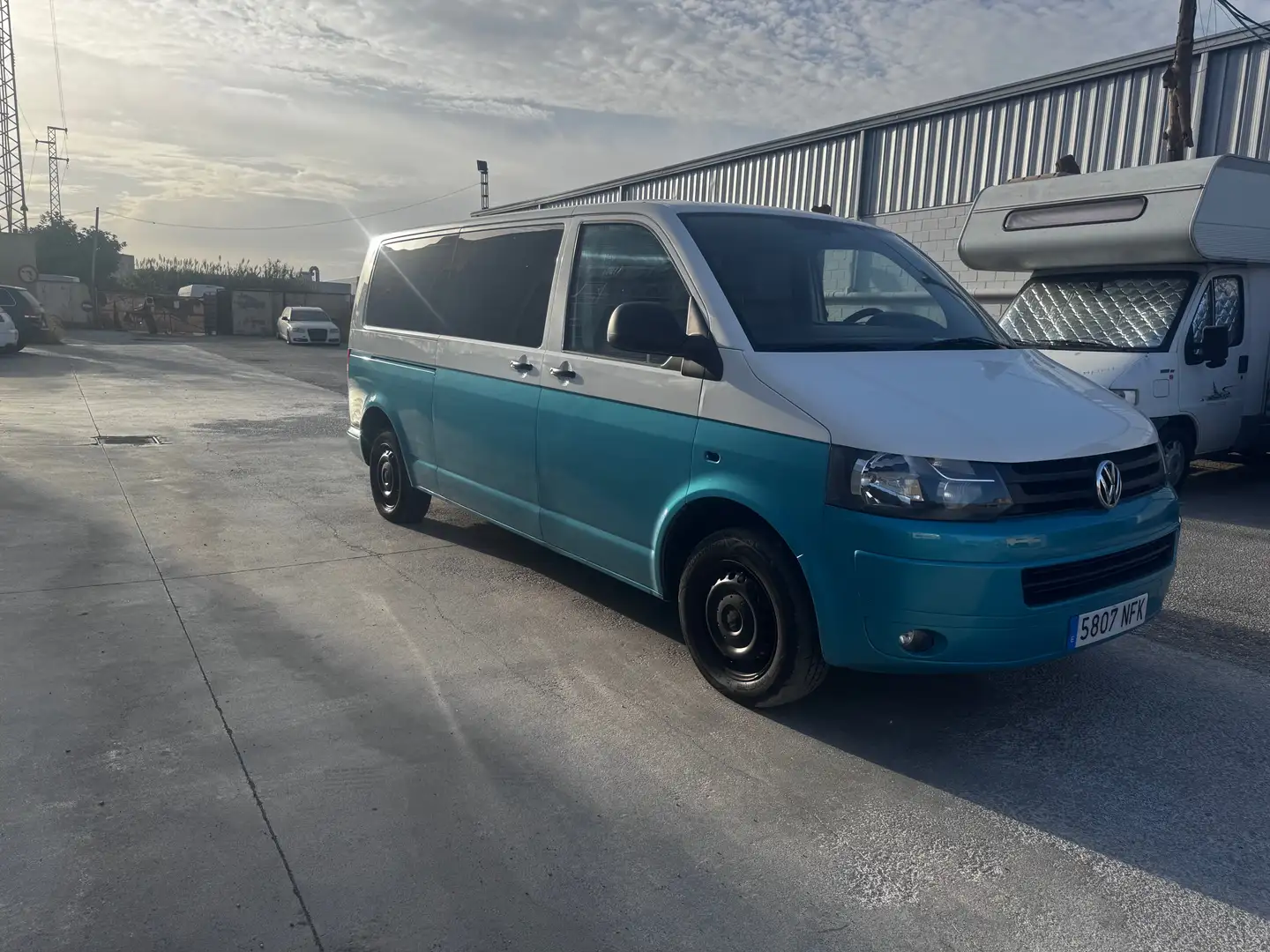 Volkswagen T5 Caravelle Caravelle 2.0TDI Trendline Edition Largo Niebieski - 2