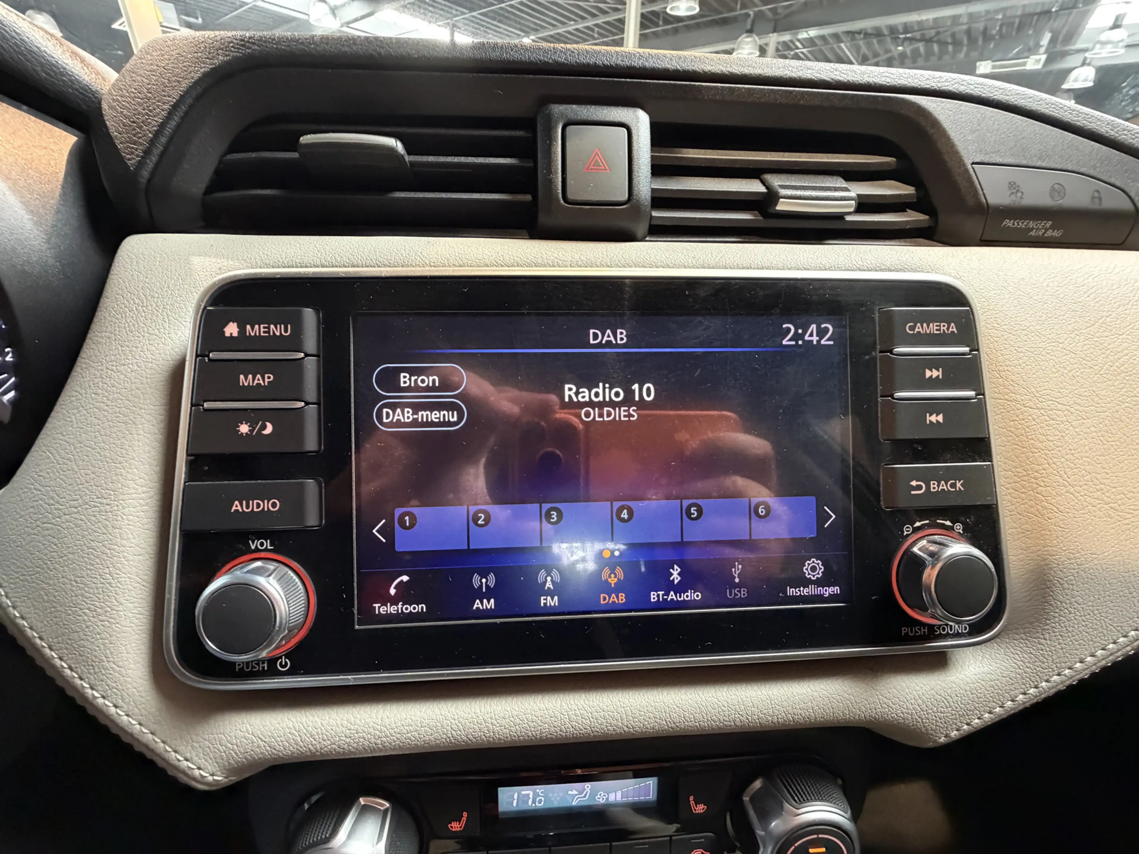 Nissan Micra 1.0 IG-T Tekna achteruitrijcamera - stoelverwarmin — photo 32
