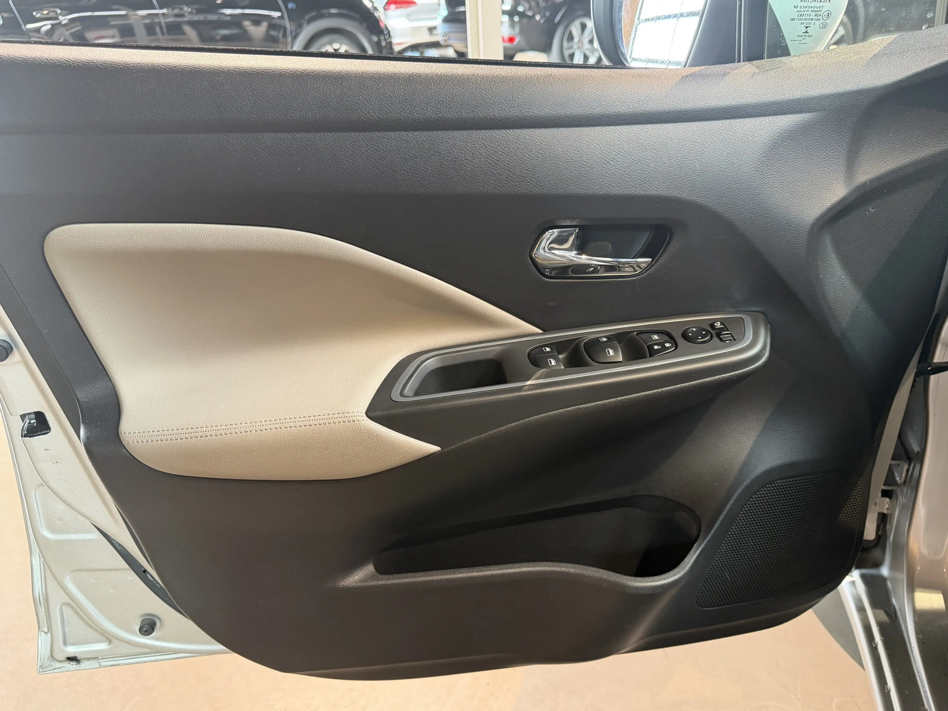 Nissan Micra 1.0 IG-T Tekna achteruitrijcamera - stoelverwarmin — photo 10
