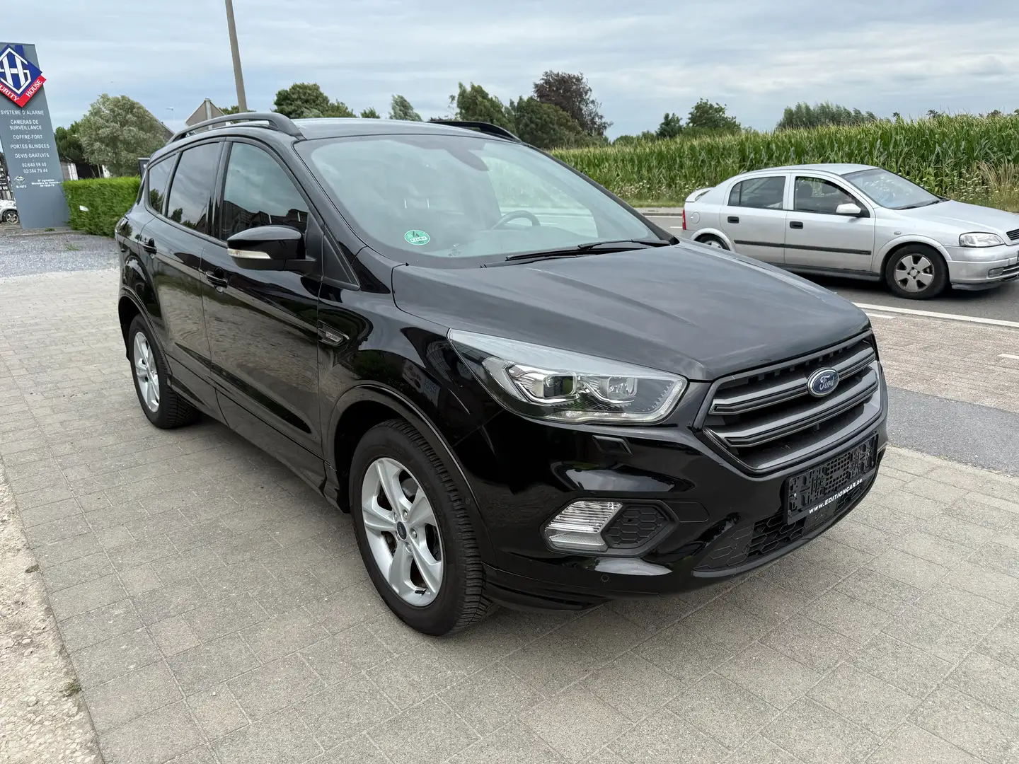 Ford Kuga 1.5 EcoBoost FWD ST Line Zwart - 2