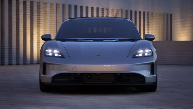 Porsche Taycan view 26