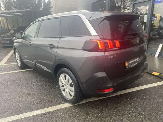 Peugeot 5008 7 places