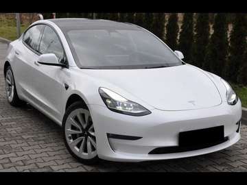 Model 3 Langstreckenbatt Allrad Dual Performance