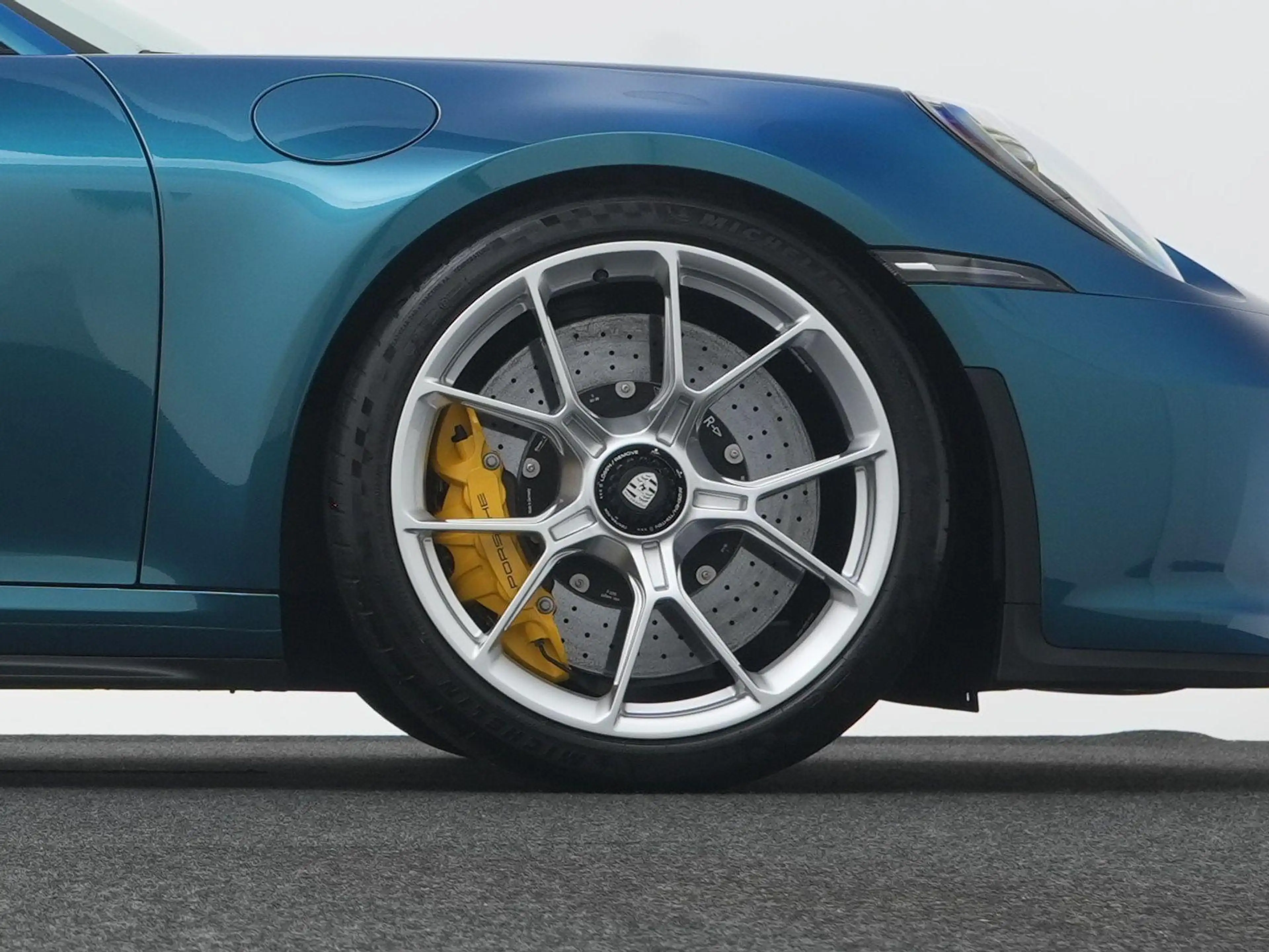 Porsche 992 GT3 Touring — photo 15