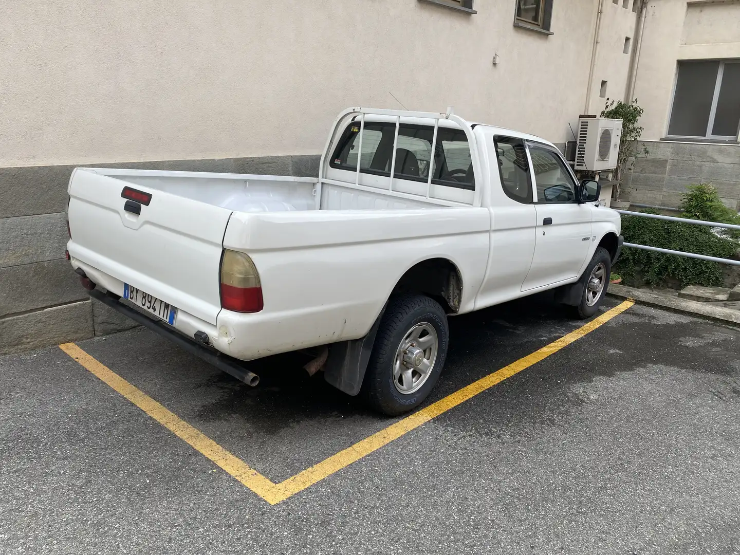 Mitsubishi L200 c.cab 2.5 tdi GLX 4wd - 1