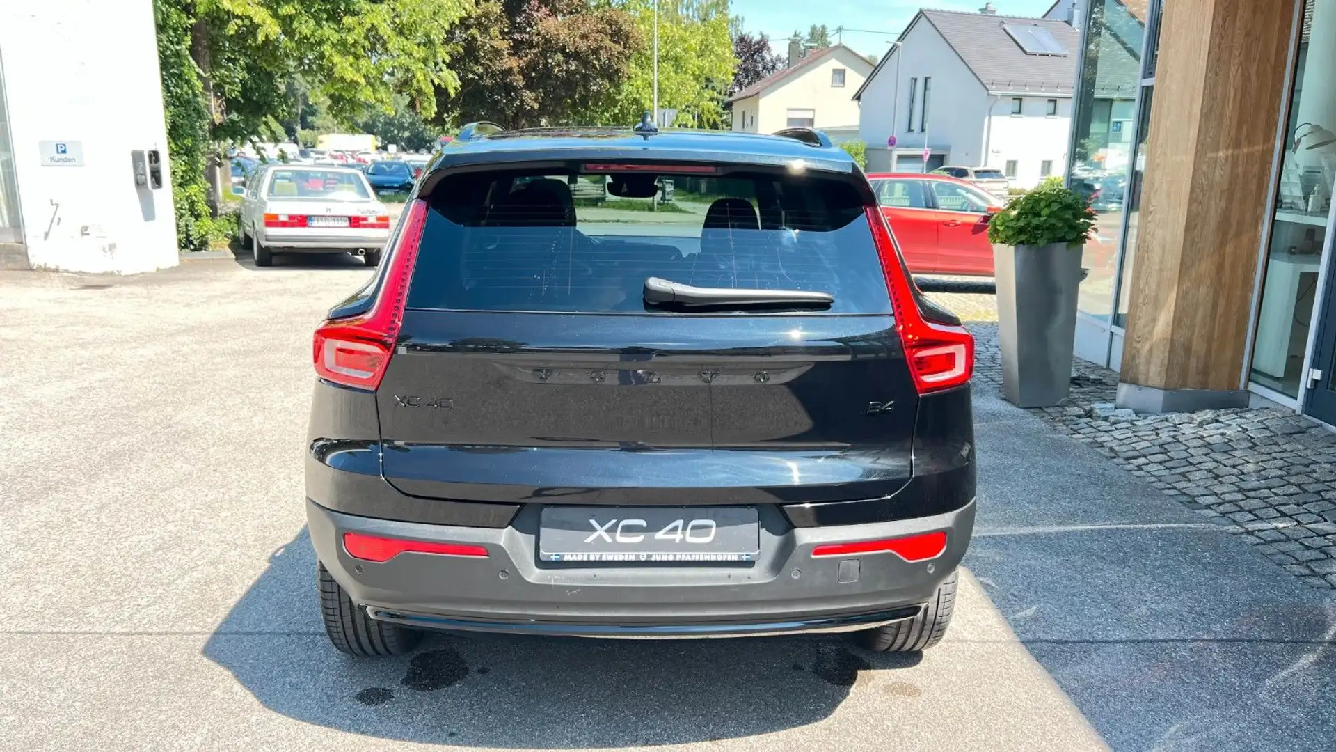 Volvo XC40 B4 Black Edition Ultra/Panorama/360°+++ Schwarz - 2