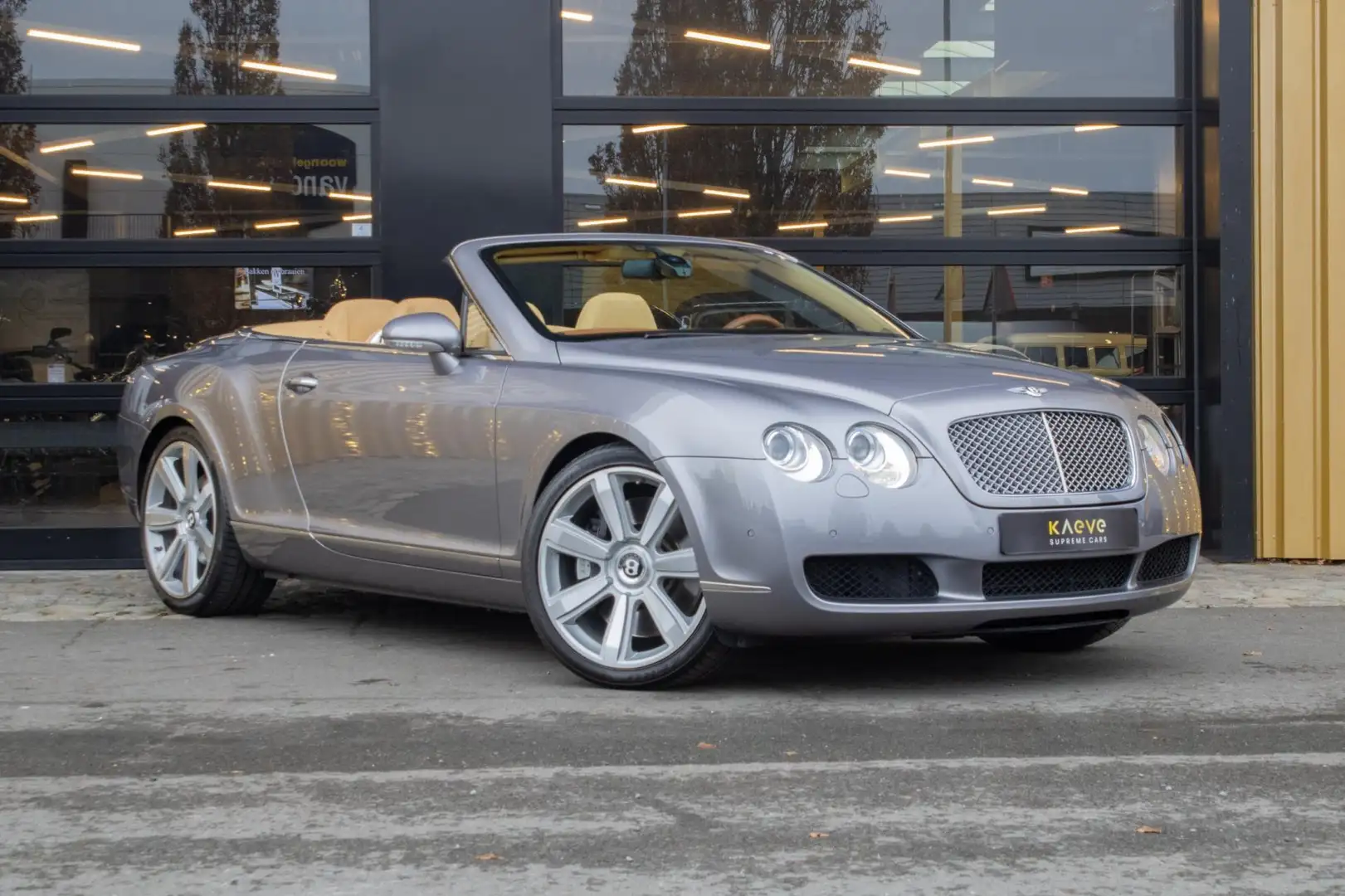Bentley Continental GTC 6.0 W12 Šedá - 1